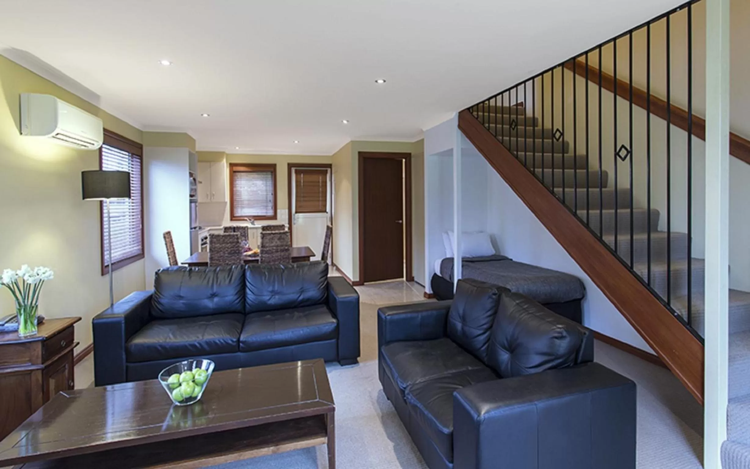 Apartment with Balcony in Best Western Colonial Village Motel