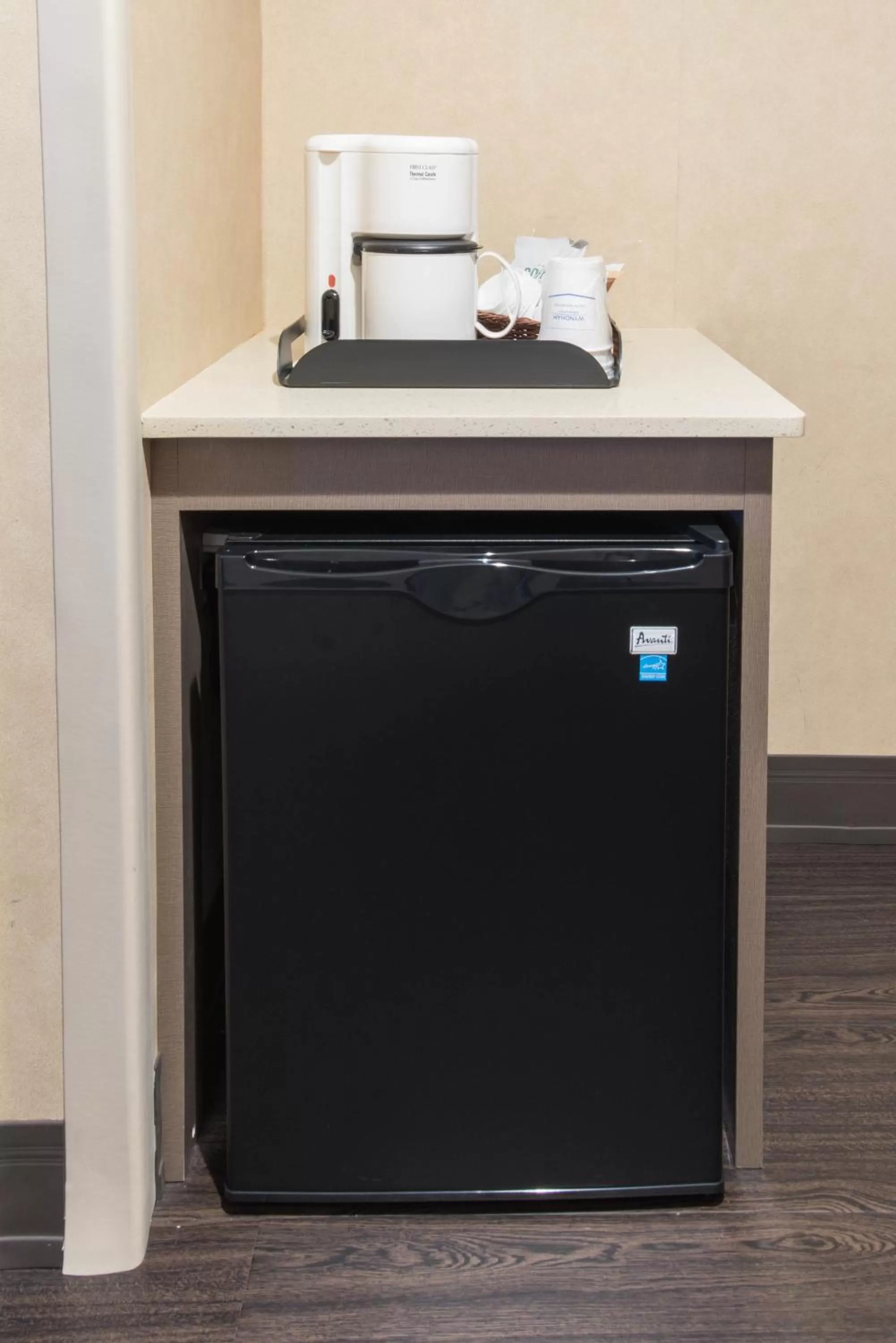 King Room - Disability Access/Non-Smoking in Days Hotel by Wyndham Toms River Jersey Shore