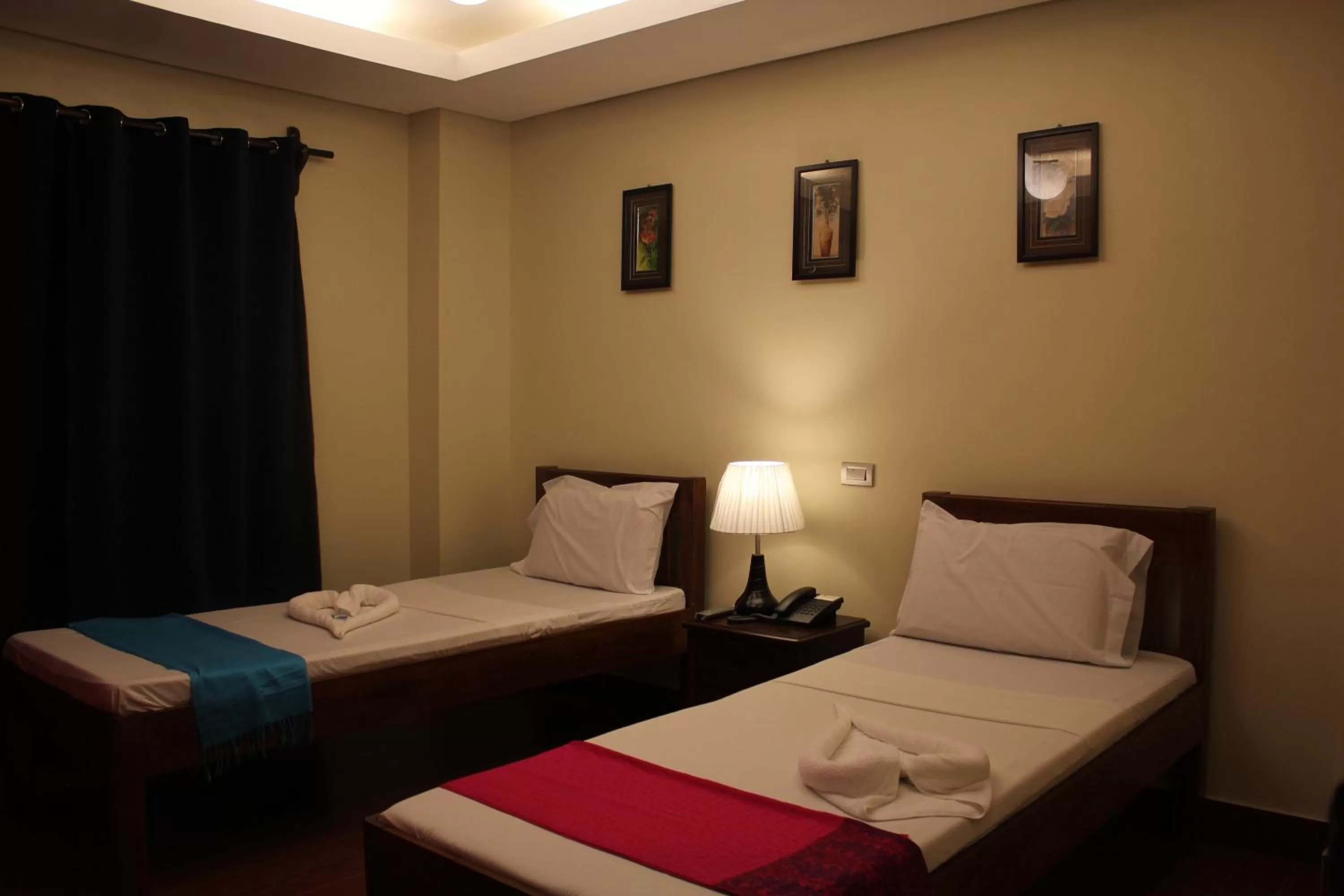 Standard Twin Room in Aqua Travel Lodge