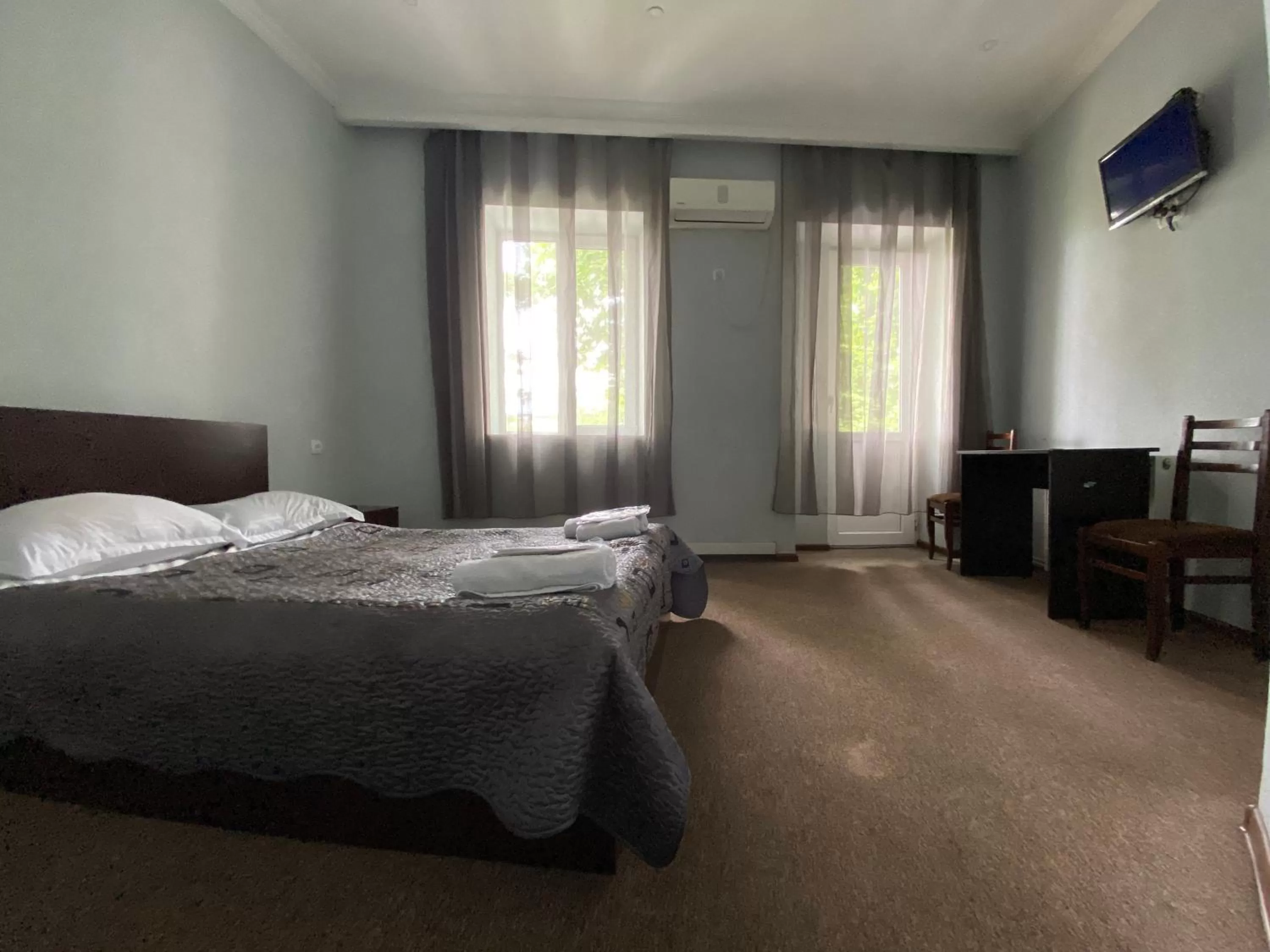 Family Suite with Balcony in Hotel Shalimar