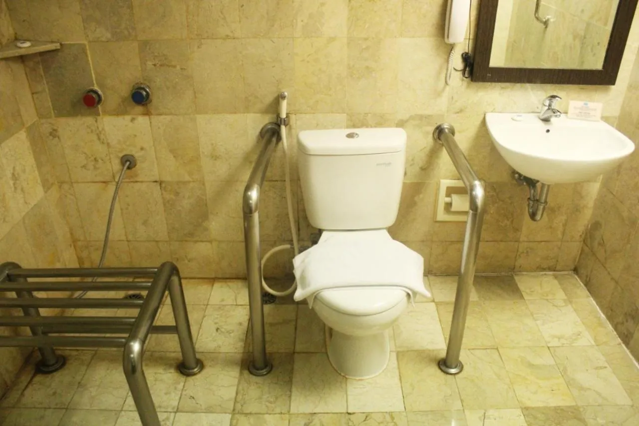 Superior Double or Twin Room in Hotel New Saphir Yogyakarta