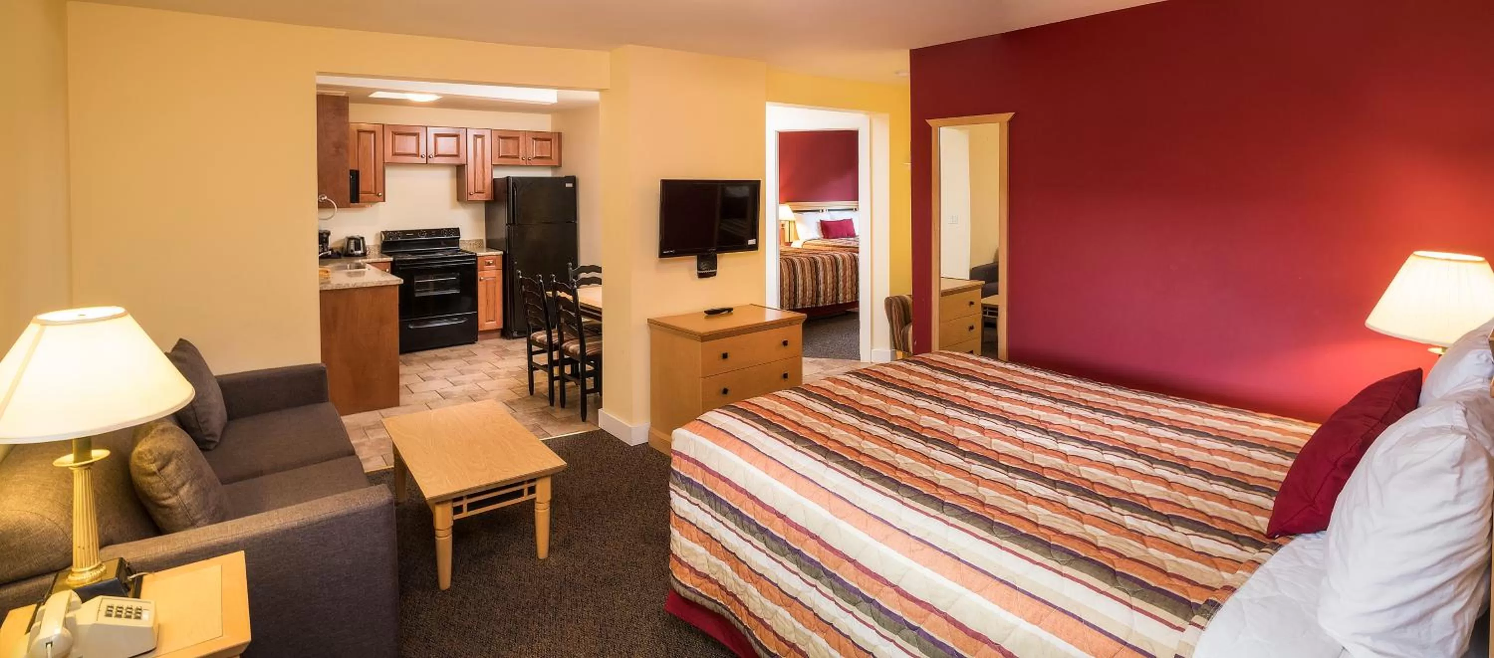 Superior Suite in Sahara Courtyard Inn Penticton