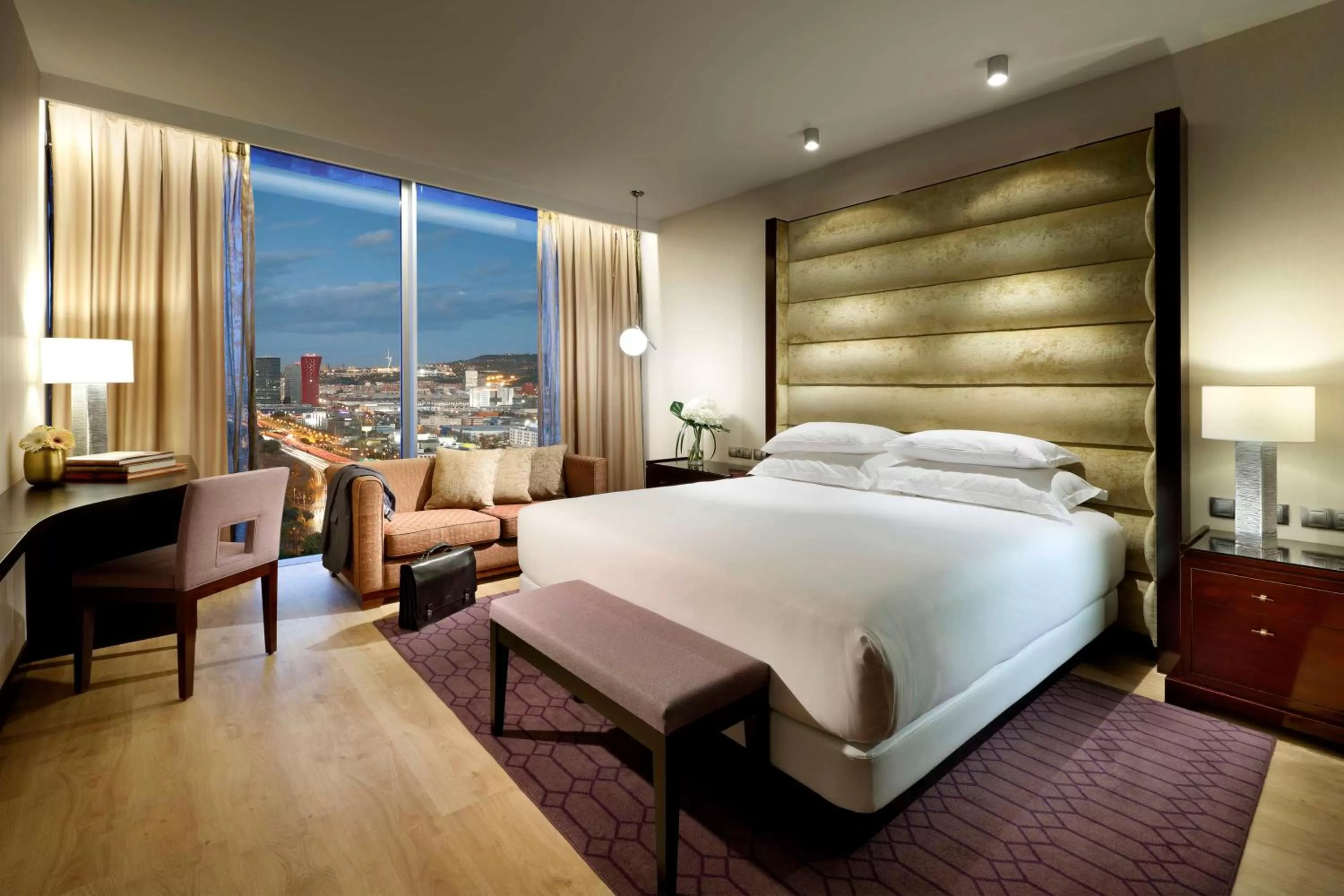 Deluxe King Room with City View - High Floor in Hyatt Regency Barcelona Tower
