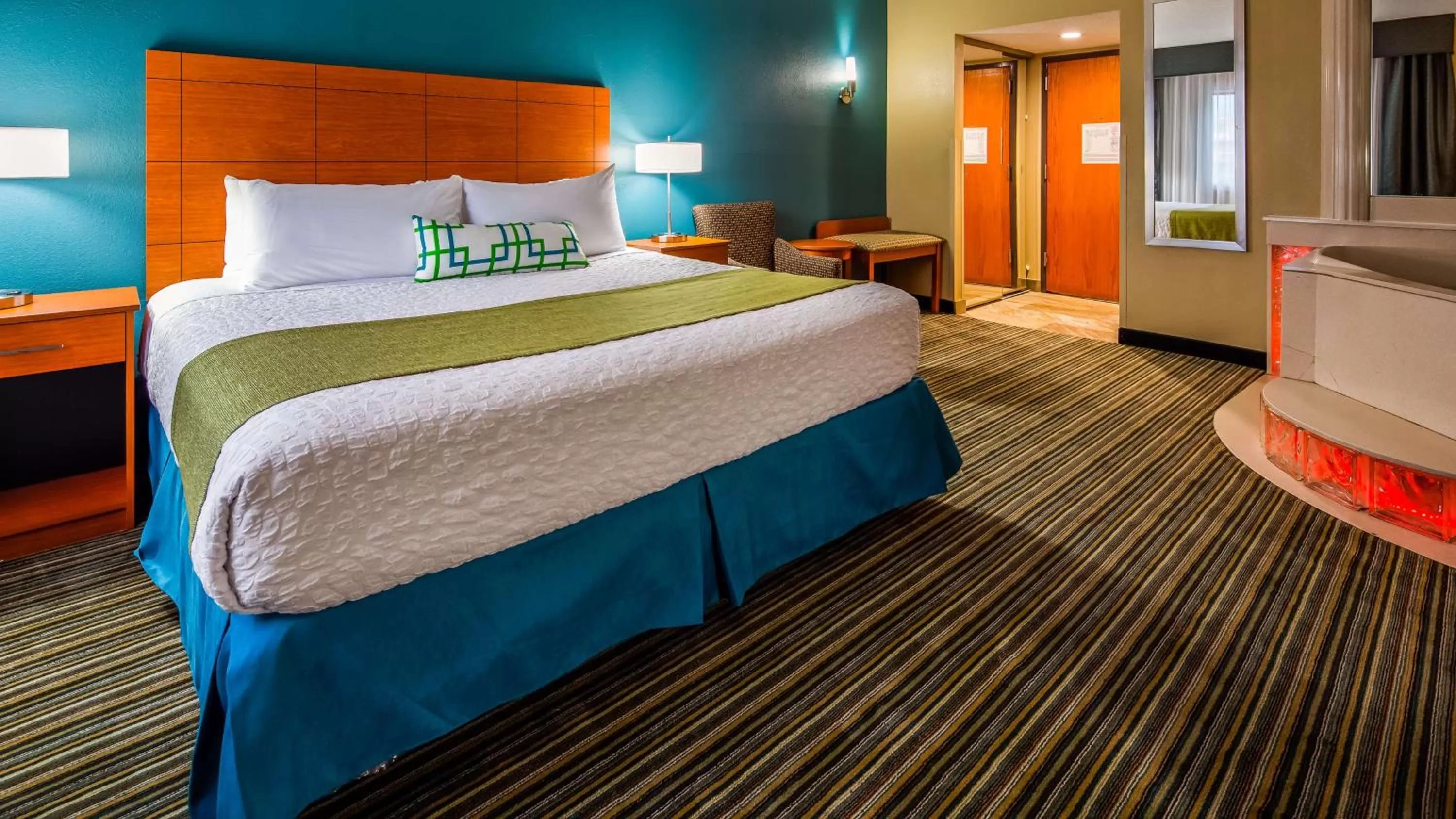 King Room with Spa Bath - Non-Smoking in Best Western Warren Hotel