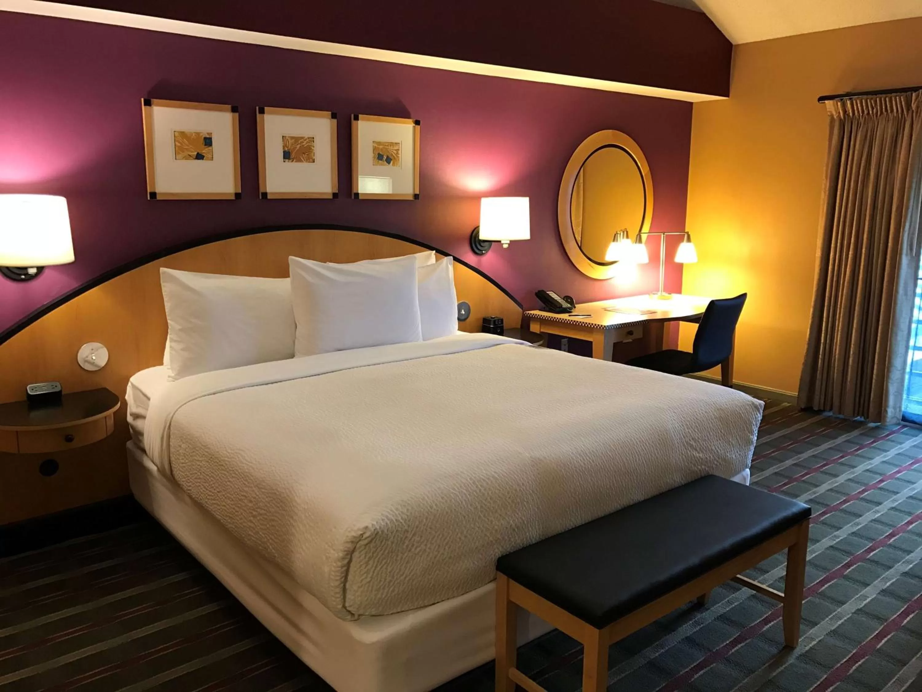 King Room with Harbor View in Pier 5 Hotel Baltimore