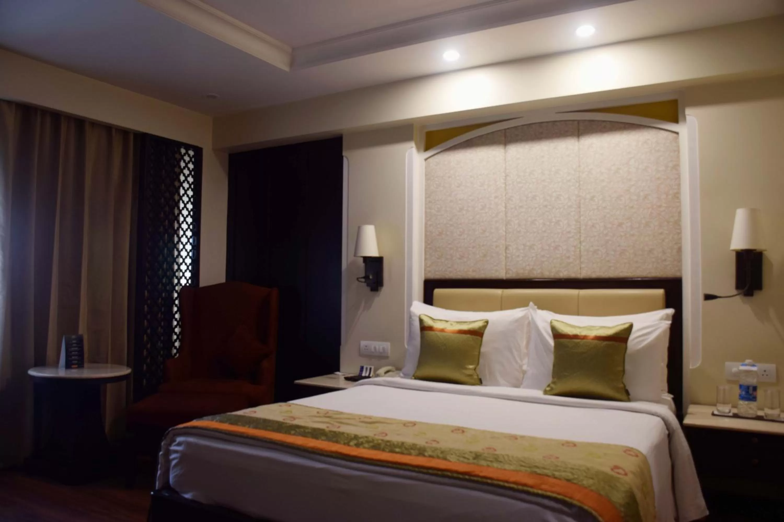 Premium Rooms 1 Dbl Bed in La Place Sarovar Portico
