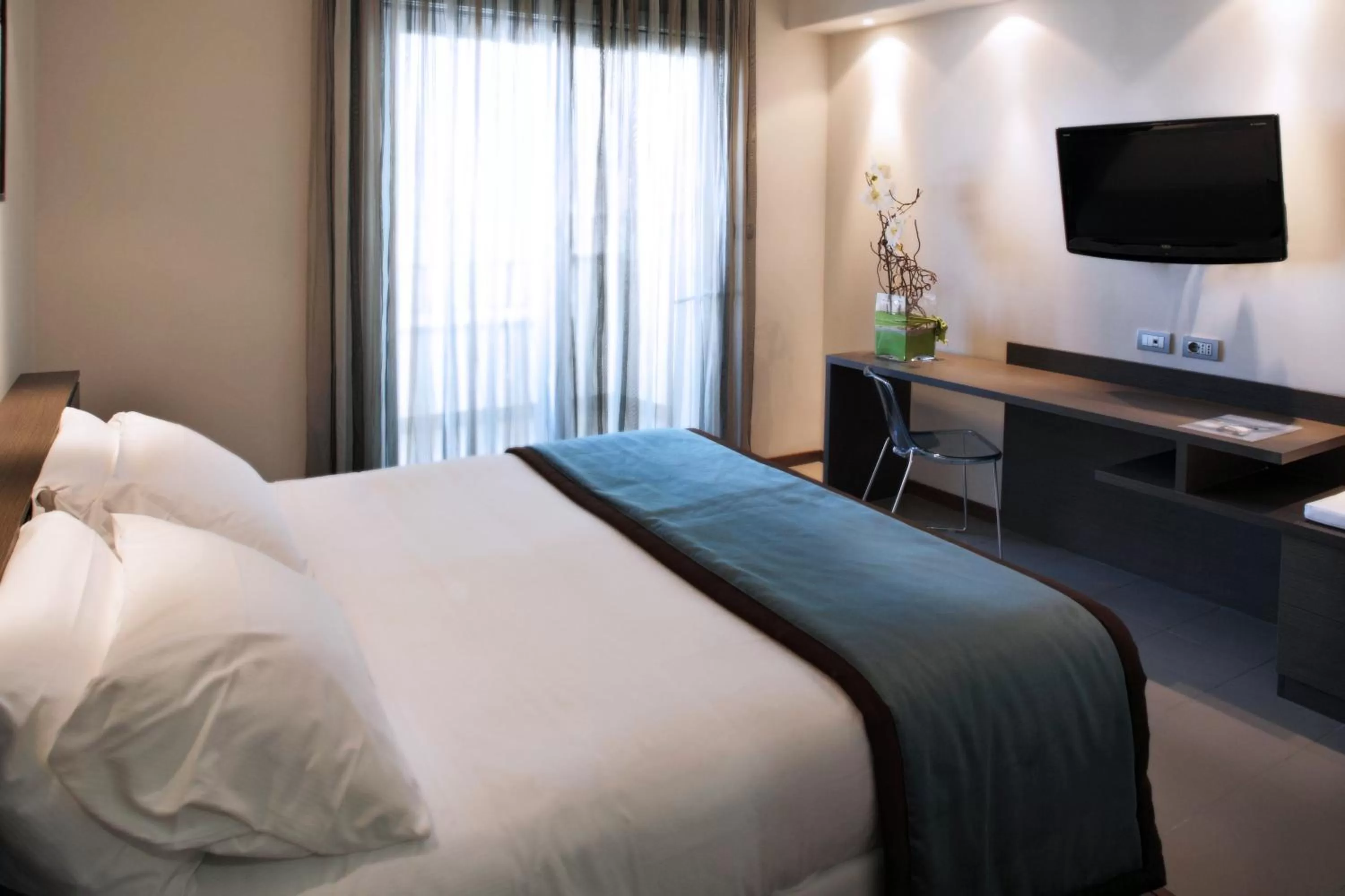 City Side Superior Double Room with Balcony and pool access  - single occupancy in Yes Hotel Touring & SPA