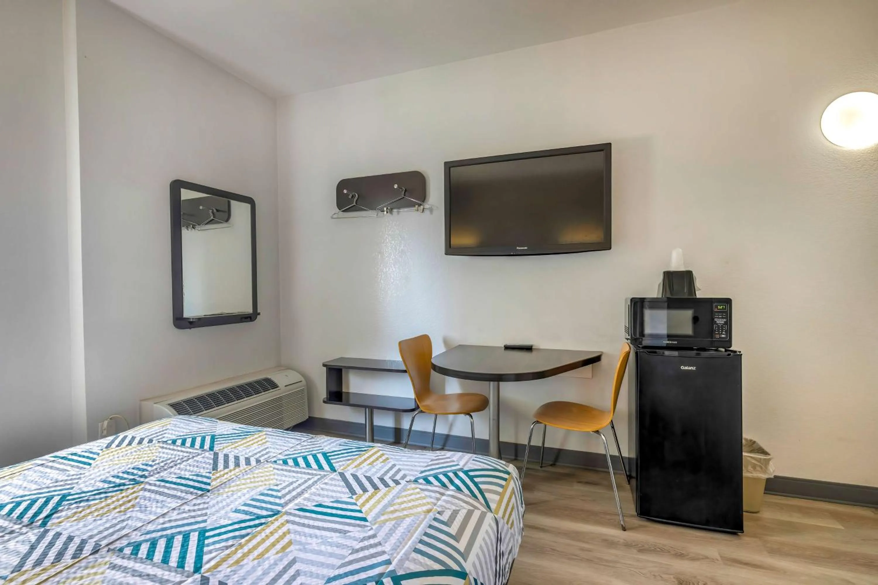 Double Room - Disability Access - Smoking in Motel 6-Cedar Park, TX