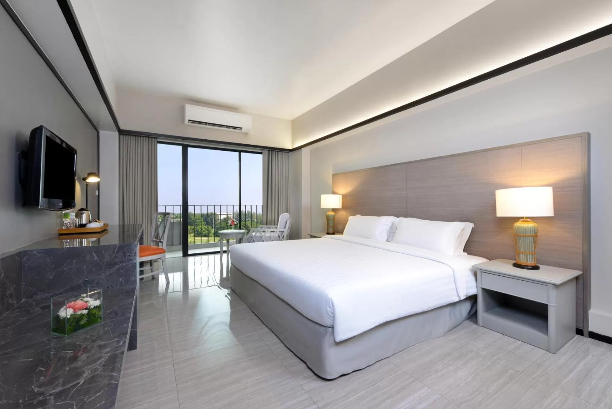 Premium Deluxe Room with Balcony in Tinidee Hotel Bangkok Golf Club