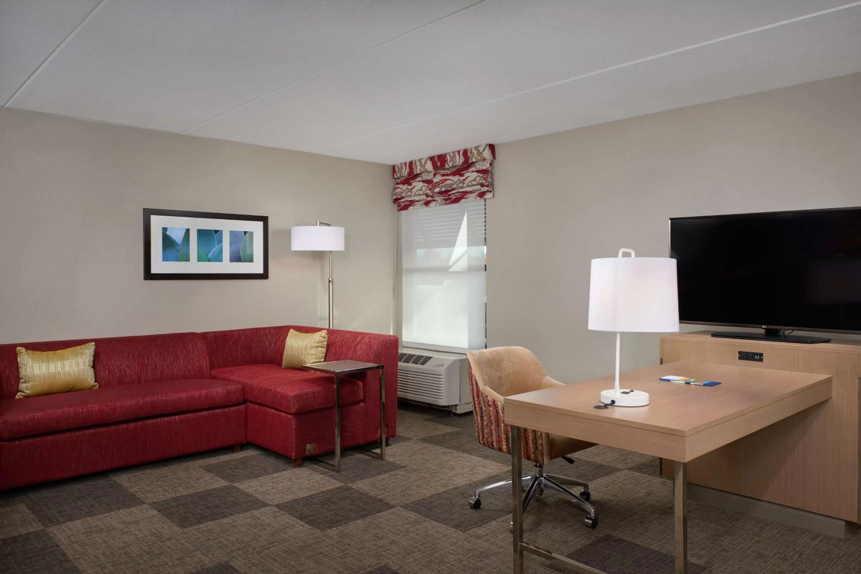King Studio Suite with Pool View - Non-Smoking in Hampton Inn & Suites Scottsdale On Shea Blvd