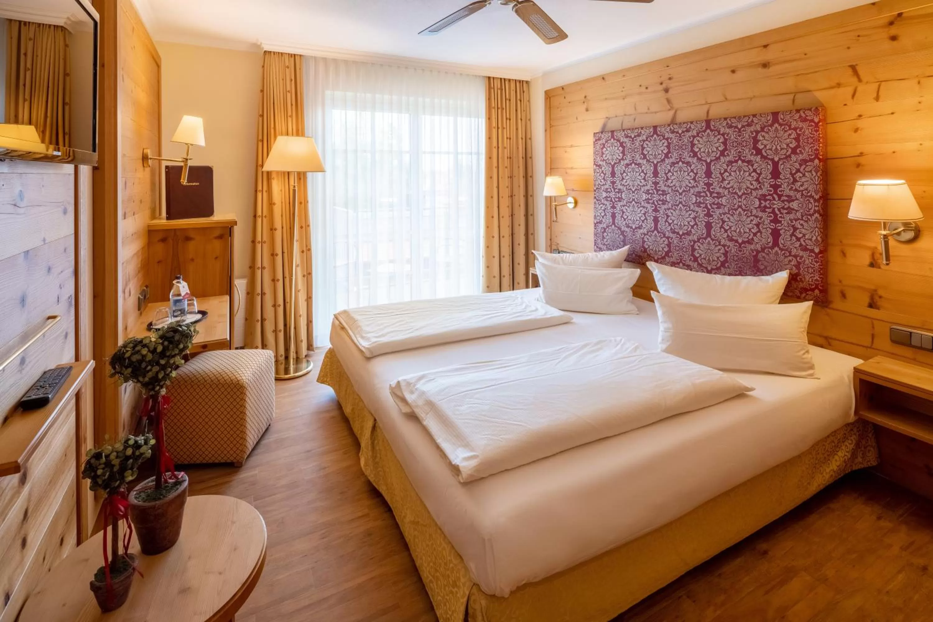 Comfort Double Room with Balcony - Linderhof in Hotel Schlosskrone