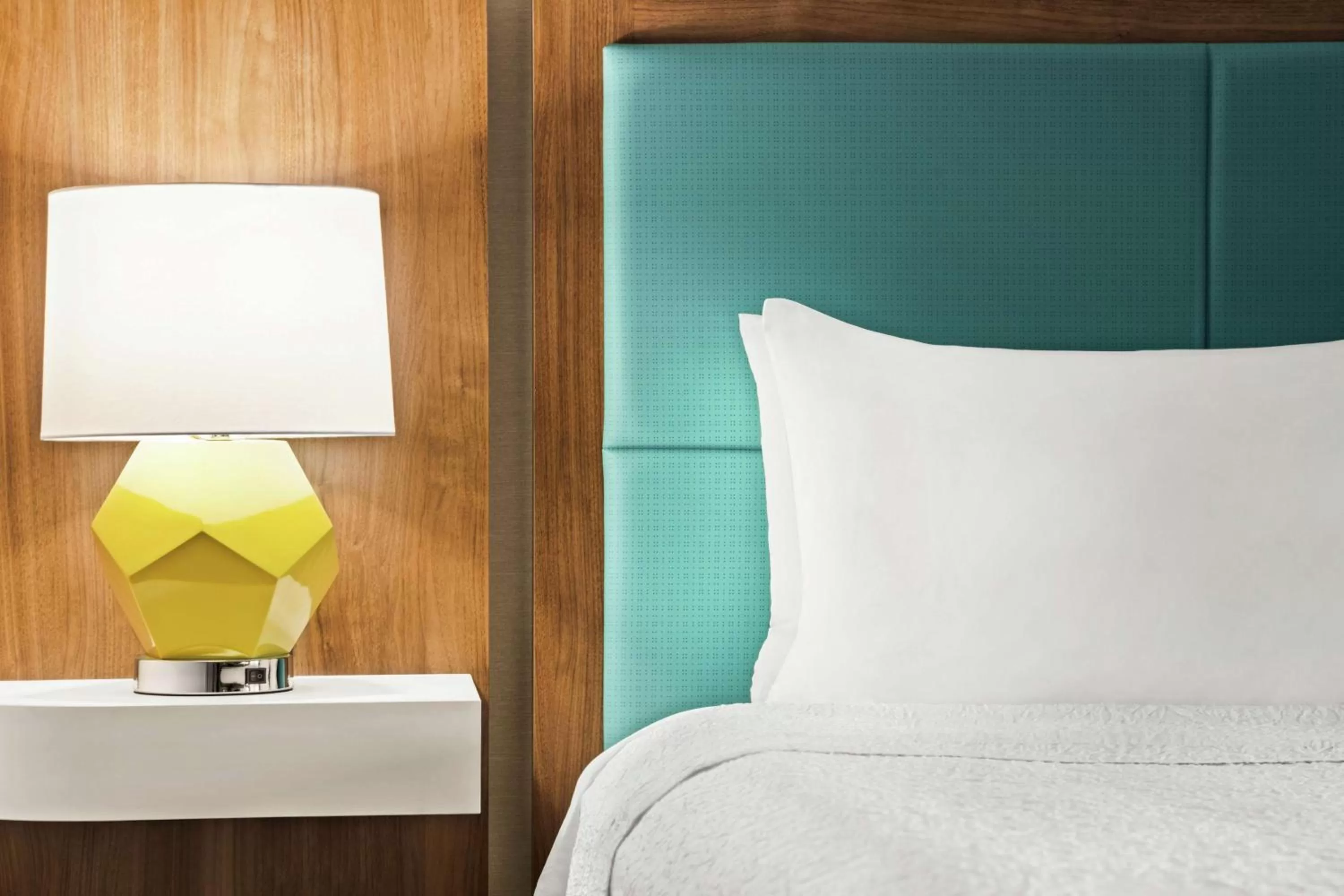 King Room with Sofa Bed and Study - Non-Smoking in Hampton Inn Portland Airport