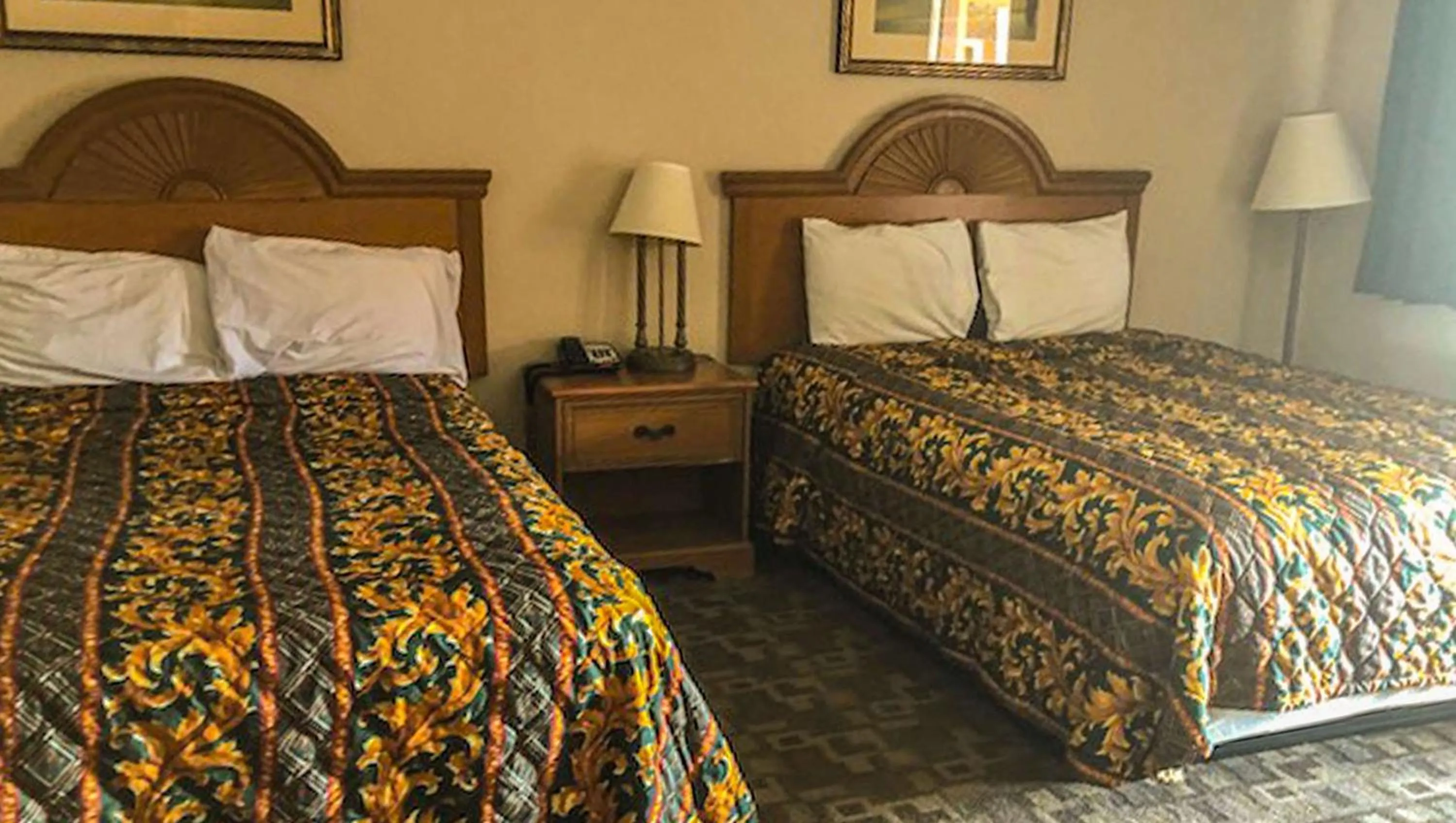 Queen Room with Two Queen Beds - Disability Access in Budget Inn Ardmore OK