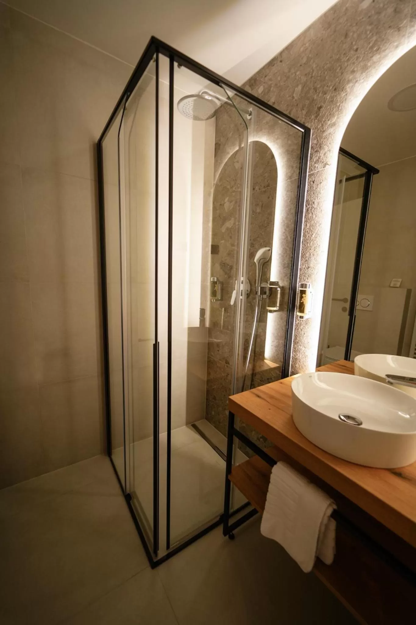 Superior Double Room with Balcony in Hotel Astoria Superior