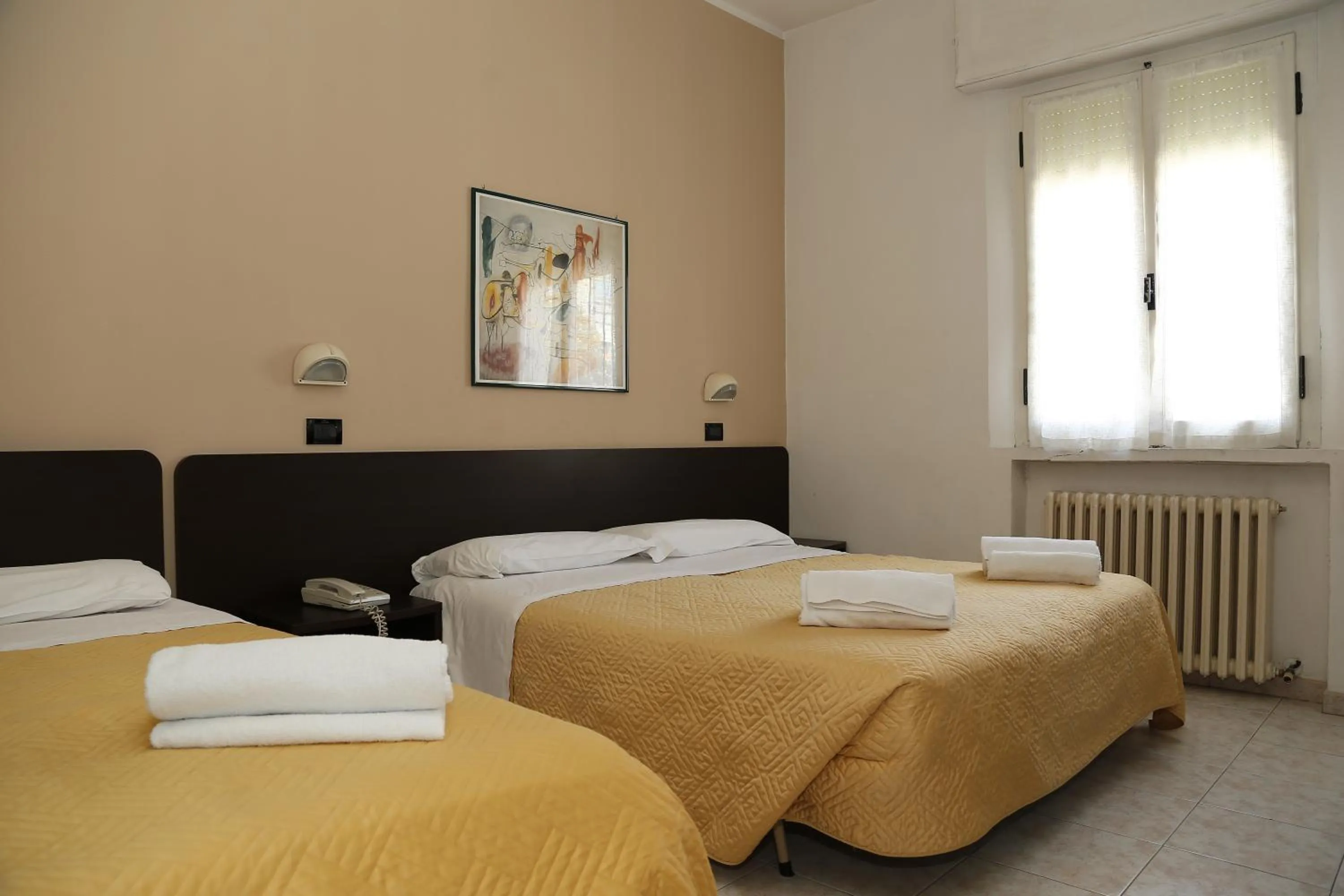 Standard Triple Room in Hotel Villa Dina