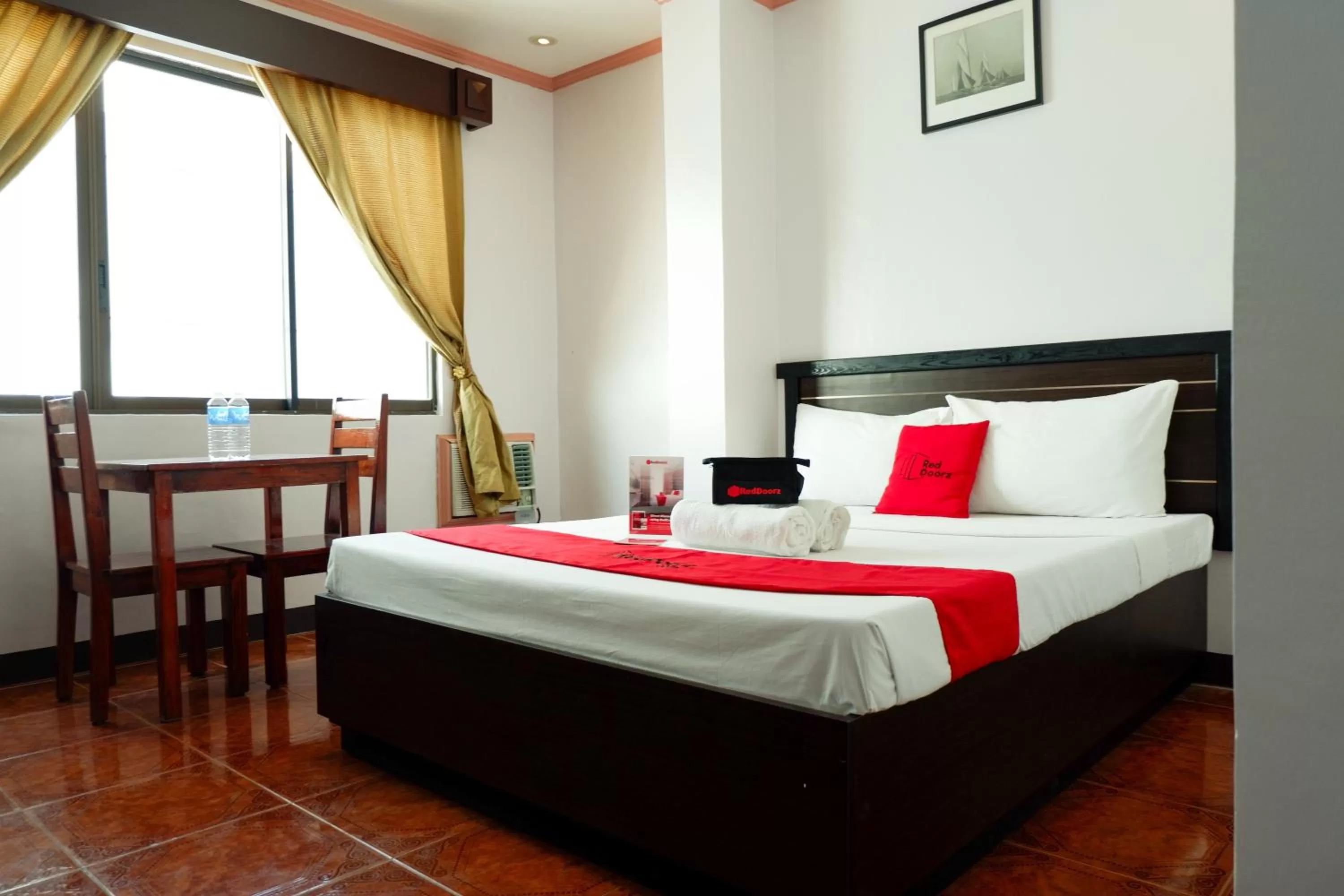 Double Room in RedDoorz near Maribago Barangay Hall