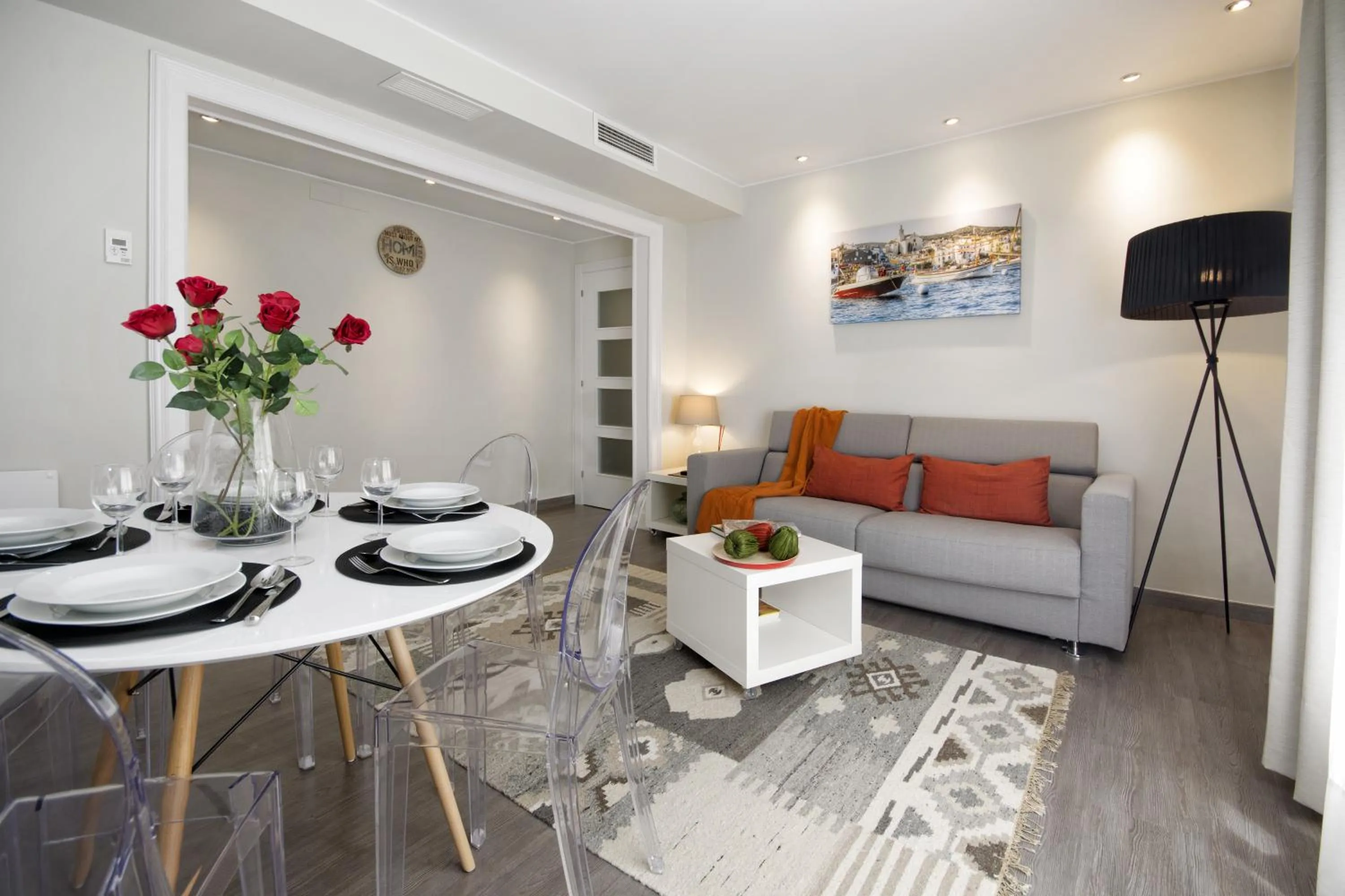 Four-Bedroom Apartment in Eixample Building Apartments by Mercedes Heritage