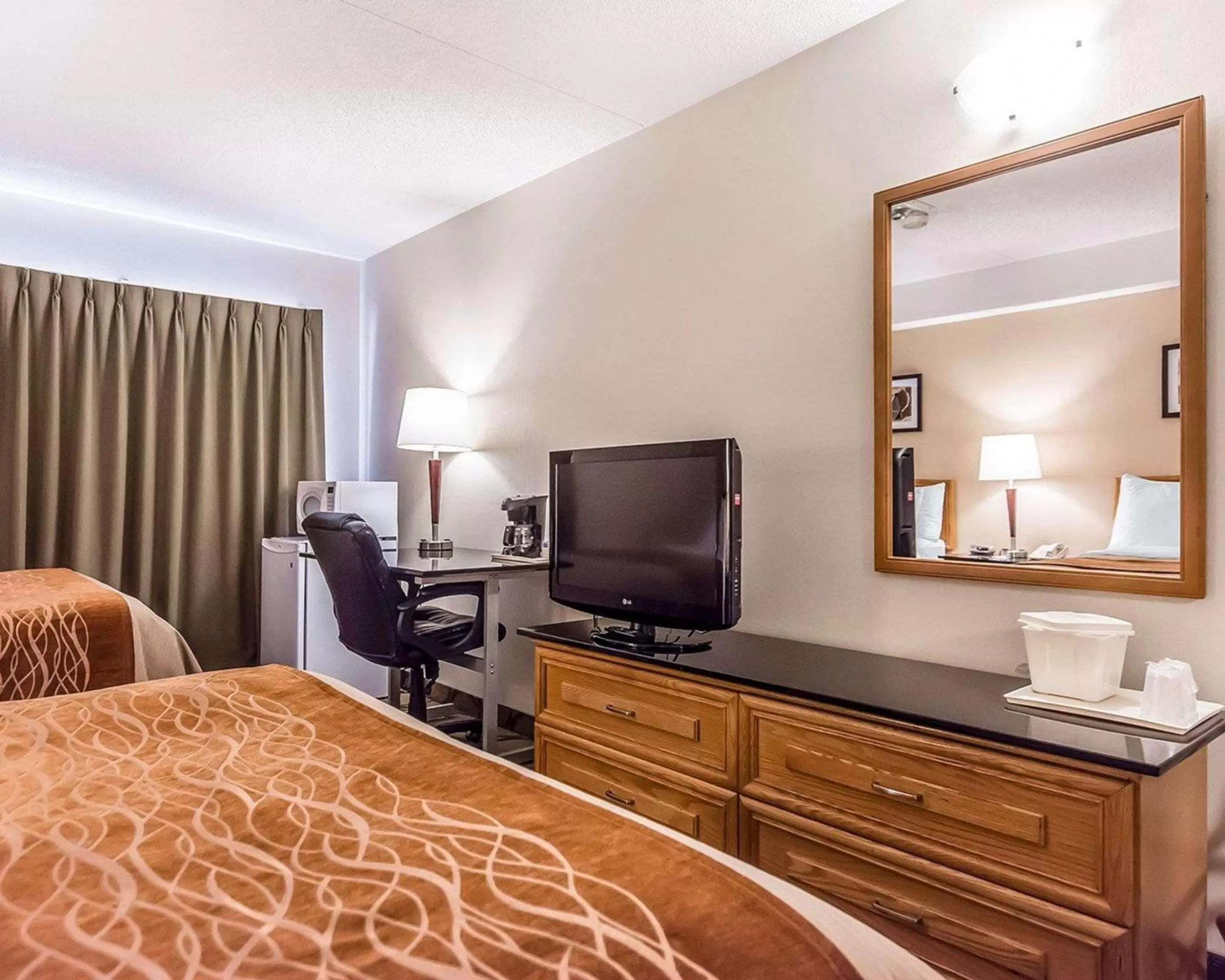 Deluxe Room with Two Queen Beds, Ground Floor in Comfort Inn Riviere-du-Loup