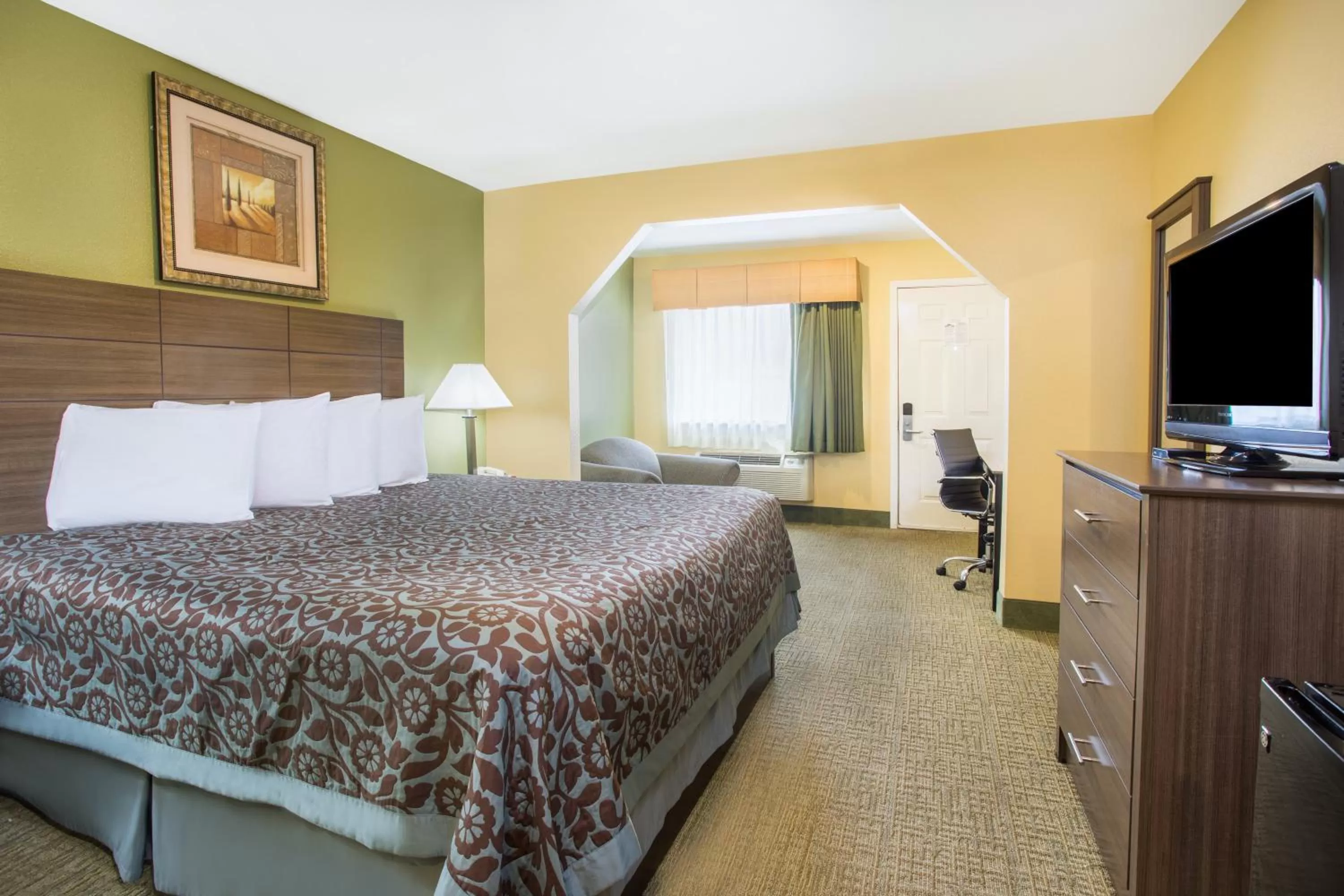King Room - Non-Smoking in Days Inn by Wyndham Abbeville