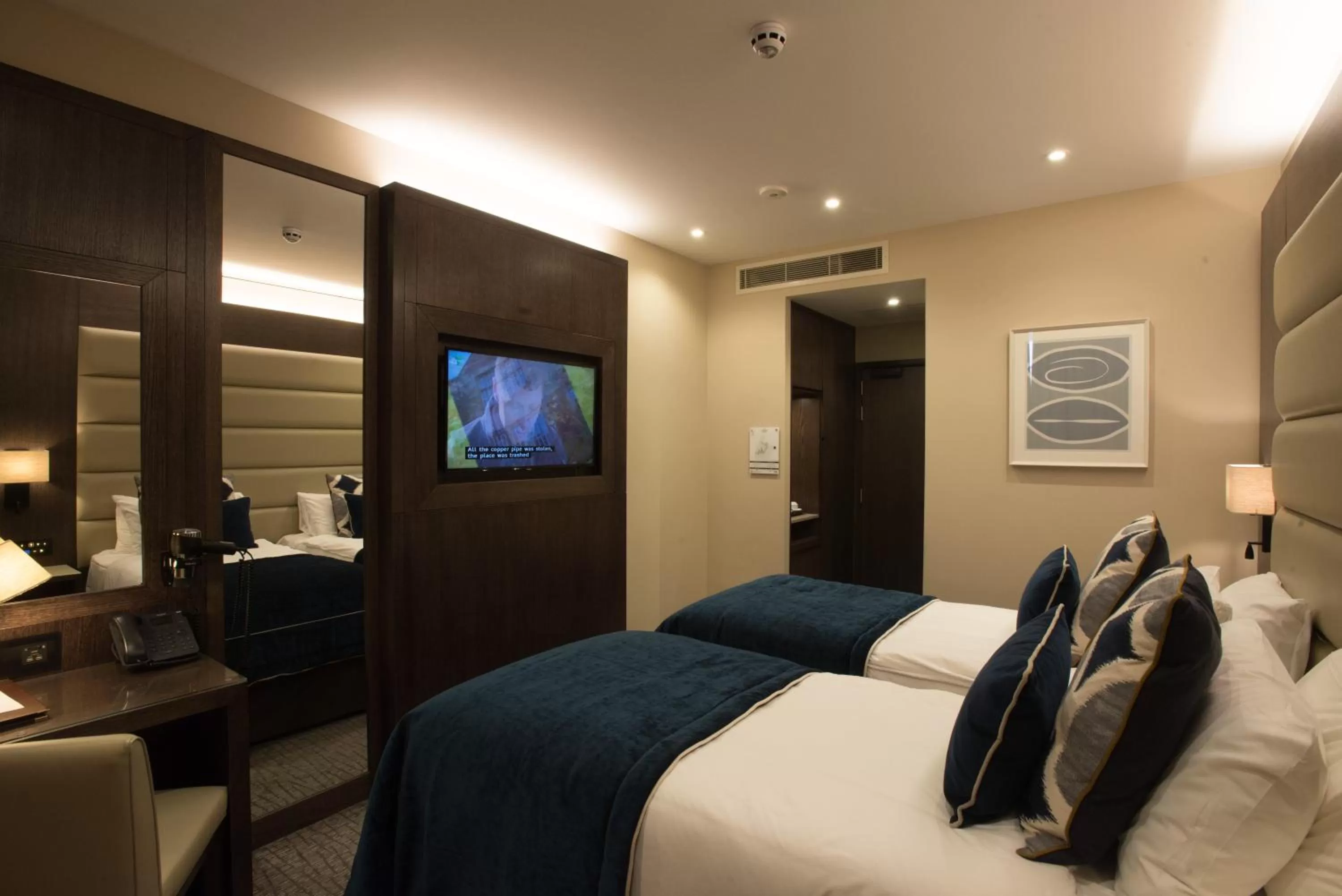 Superior Twin Room in The Kings Head Hotel