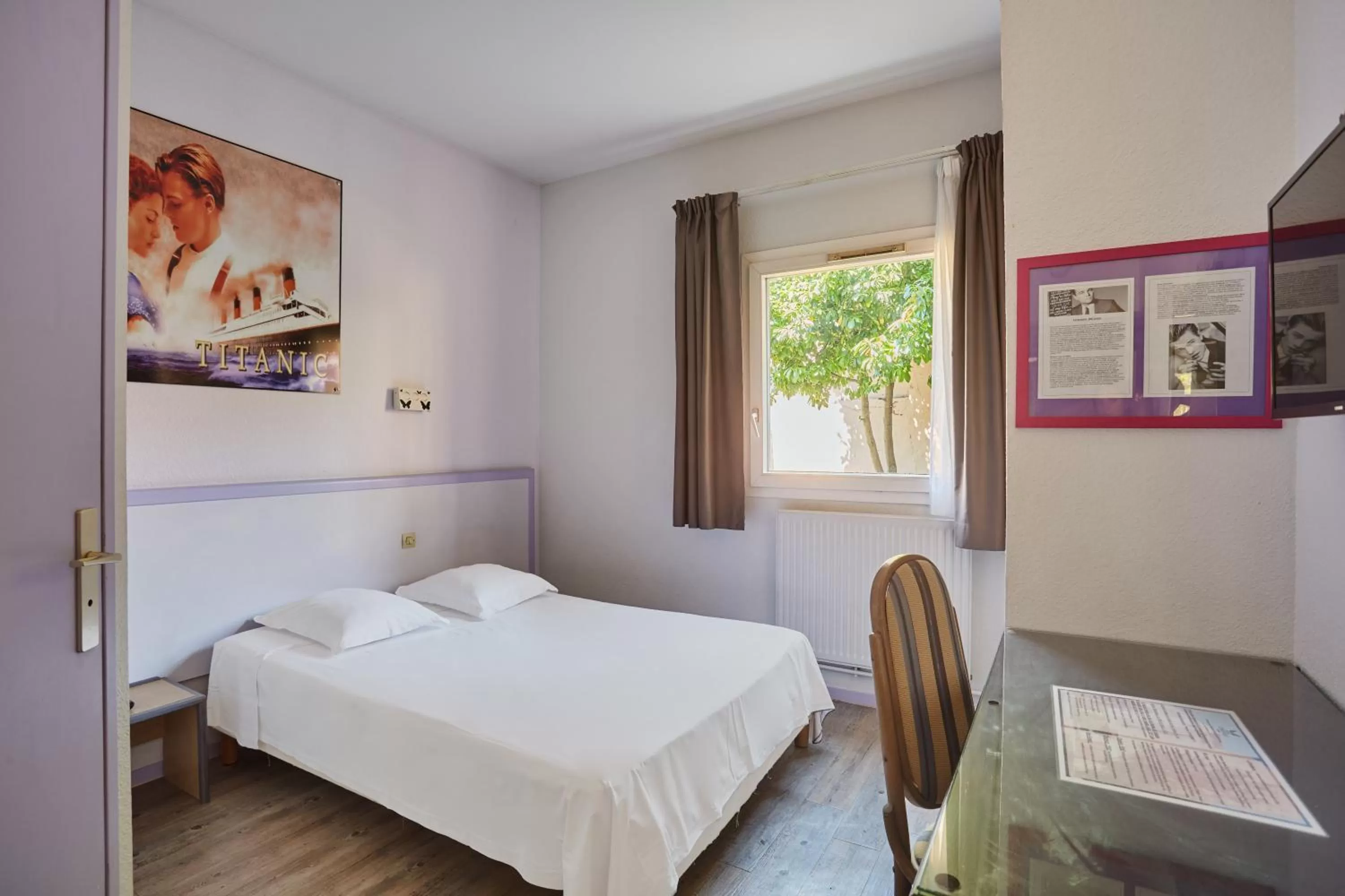 Double Room in Hôtel Cinépole - Proche Paris