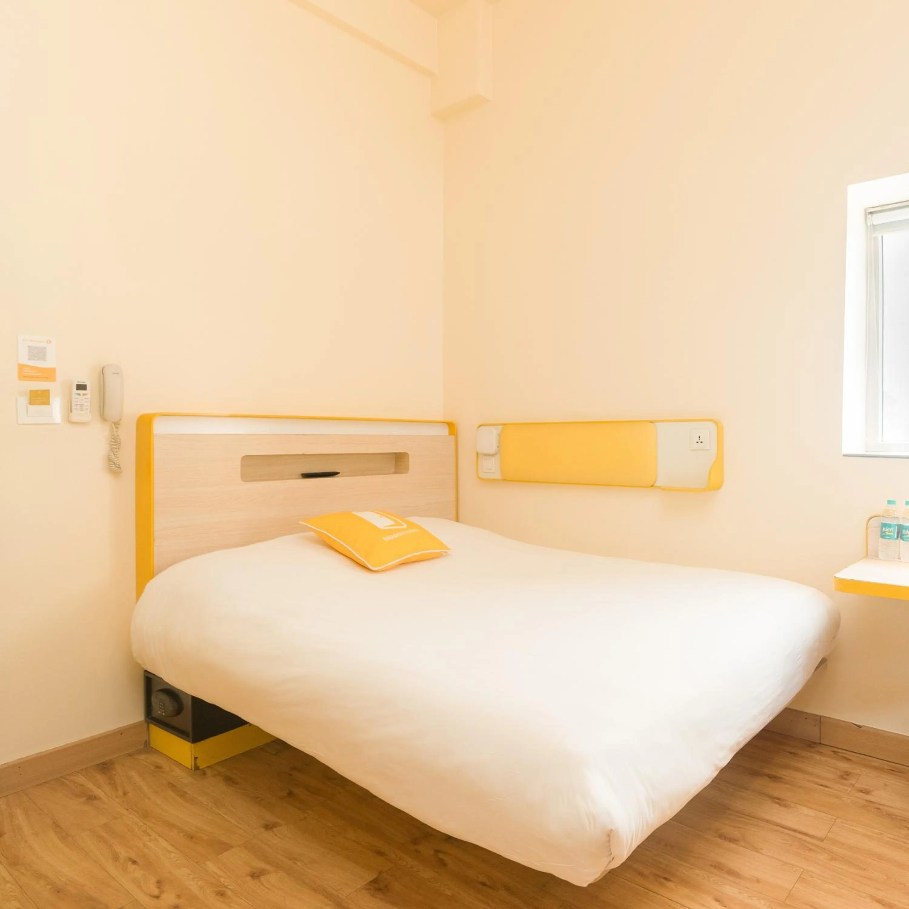 Standard Queen Room in Bloomrooms @ New Delhi Railway Station