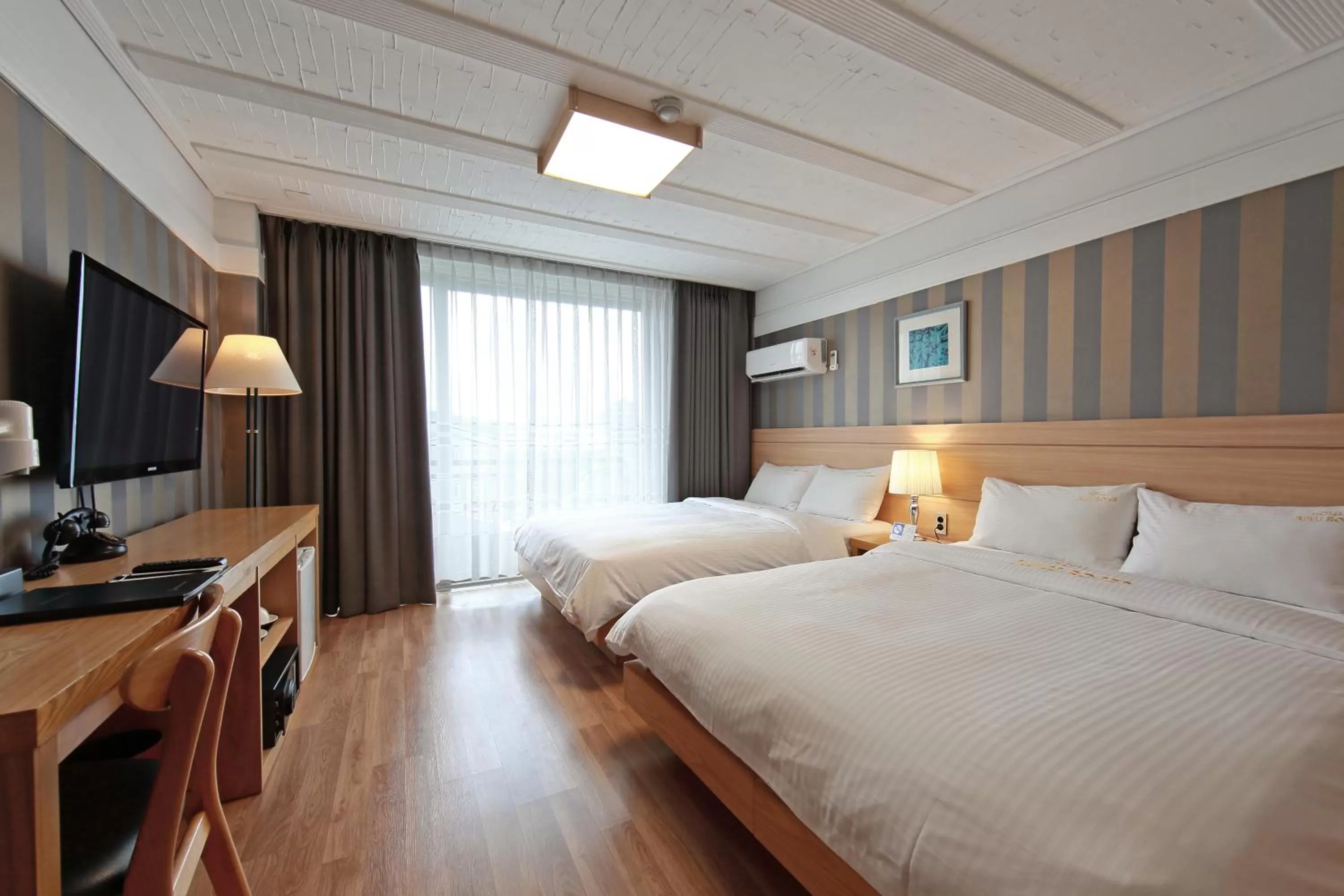 Family Twin Room in Benikea Swiss Rosen Hotel