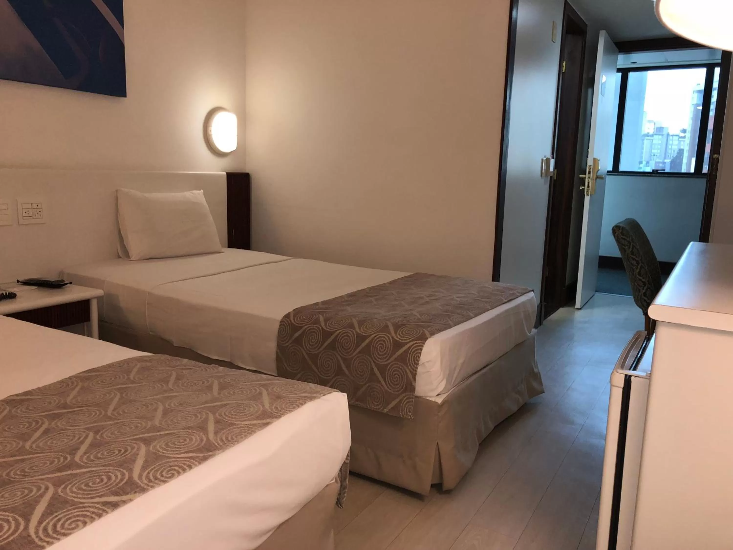 Standard Twin Room in Boulevard Plaza