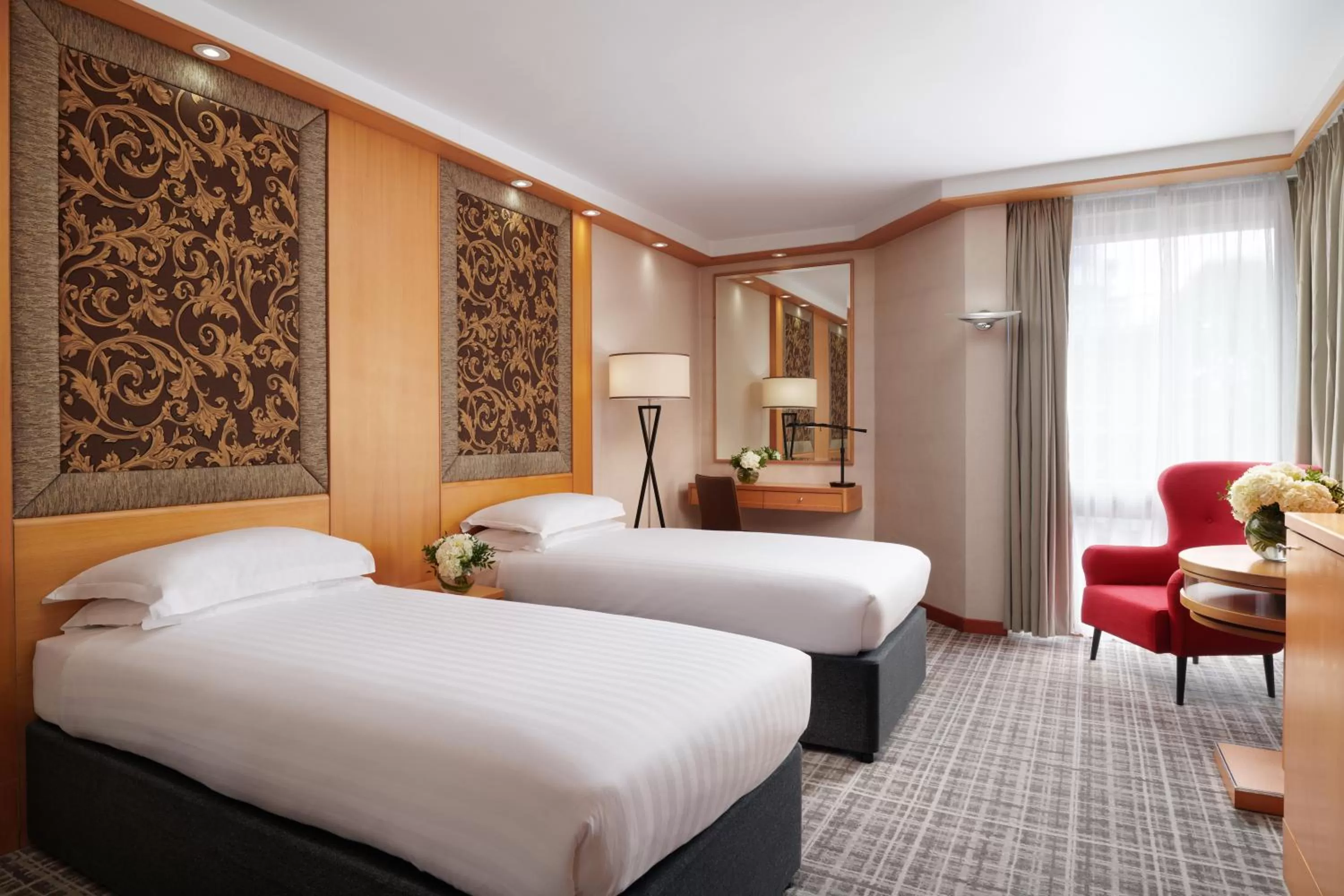 Executive Twin Room in Millennium Hotel and Conference Centre Gloucester London