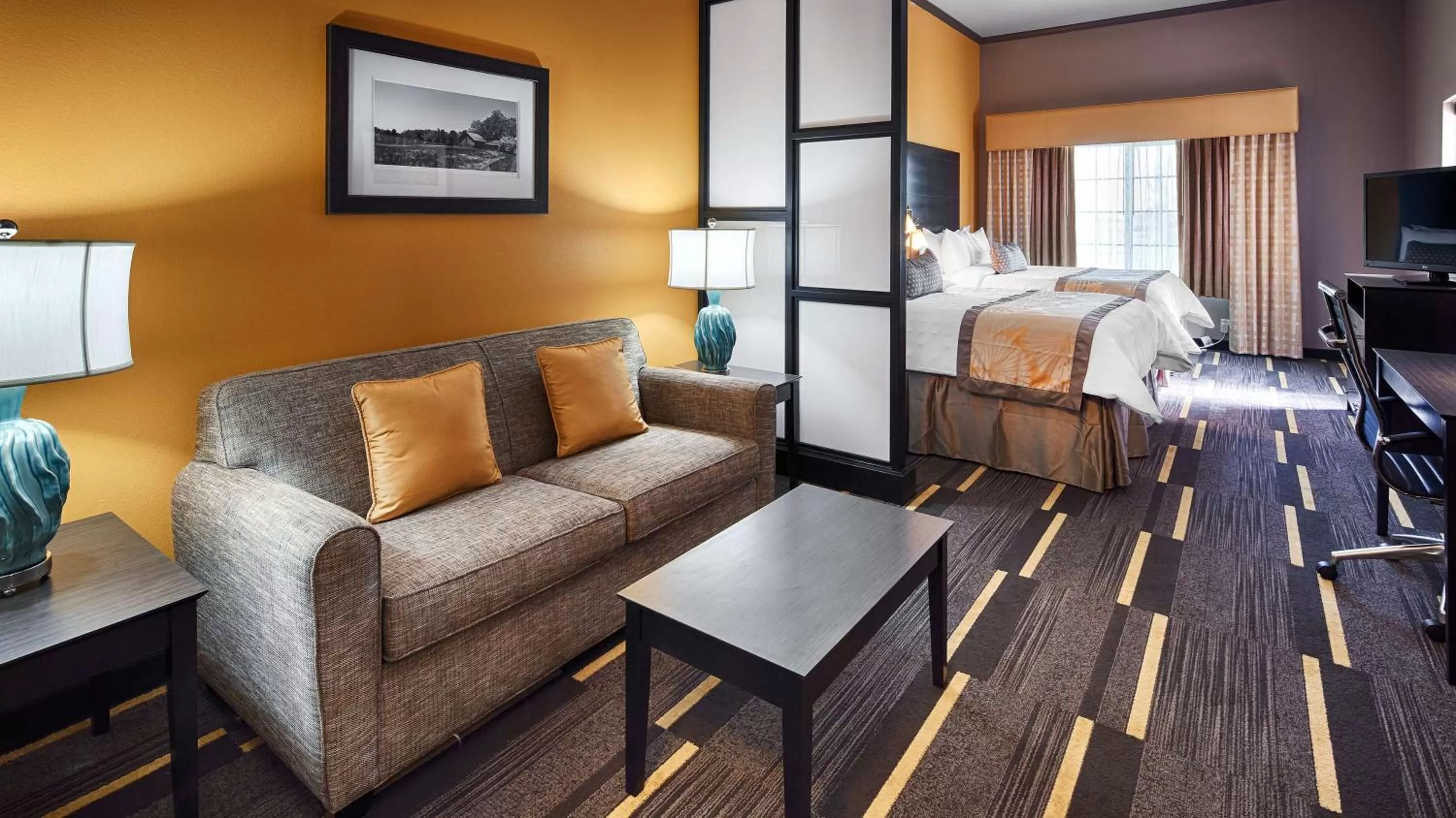 Queen Suite with Two Queen Beds - Disability Access in Best Western Plus Emerald Inn & Suites