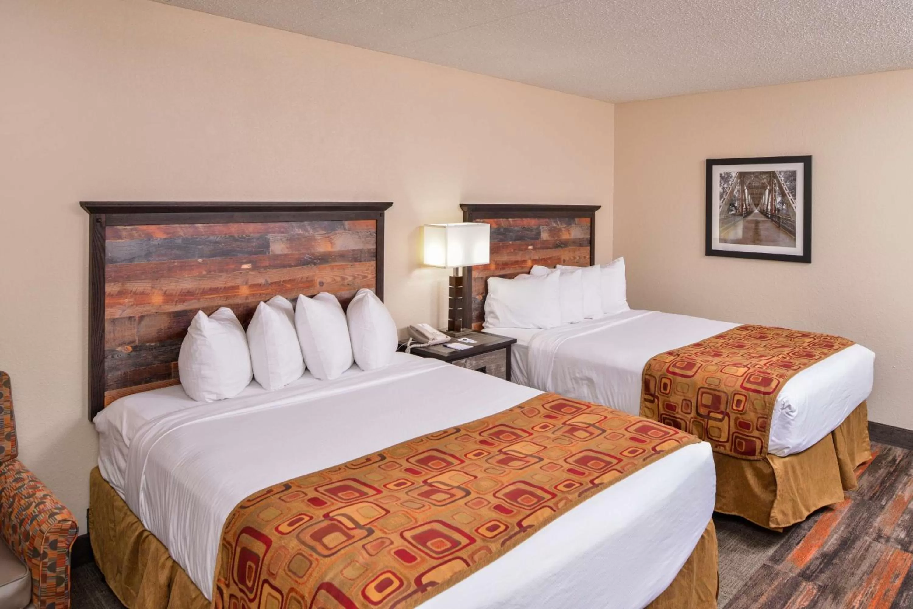 Deluxe Queen Room with Two Queen Beds - Non-Smoking in Best Western Kelly Inn - Yankton