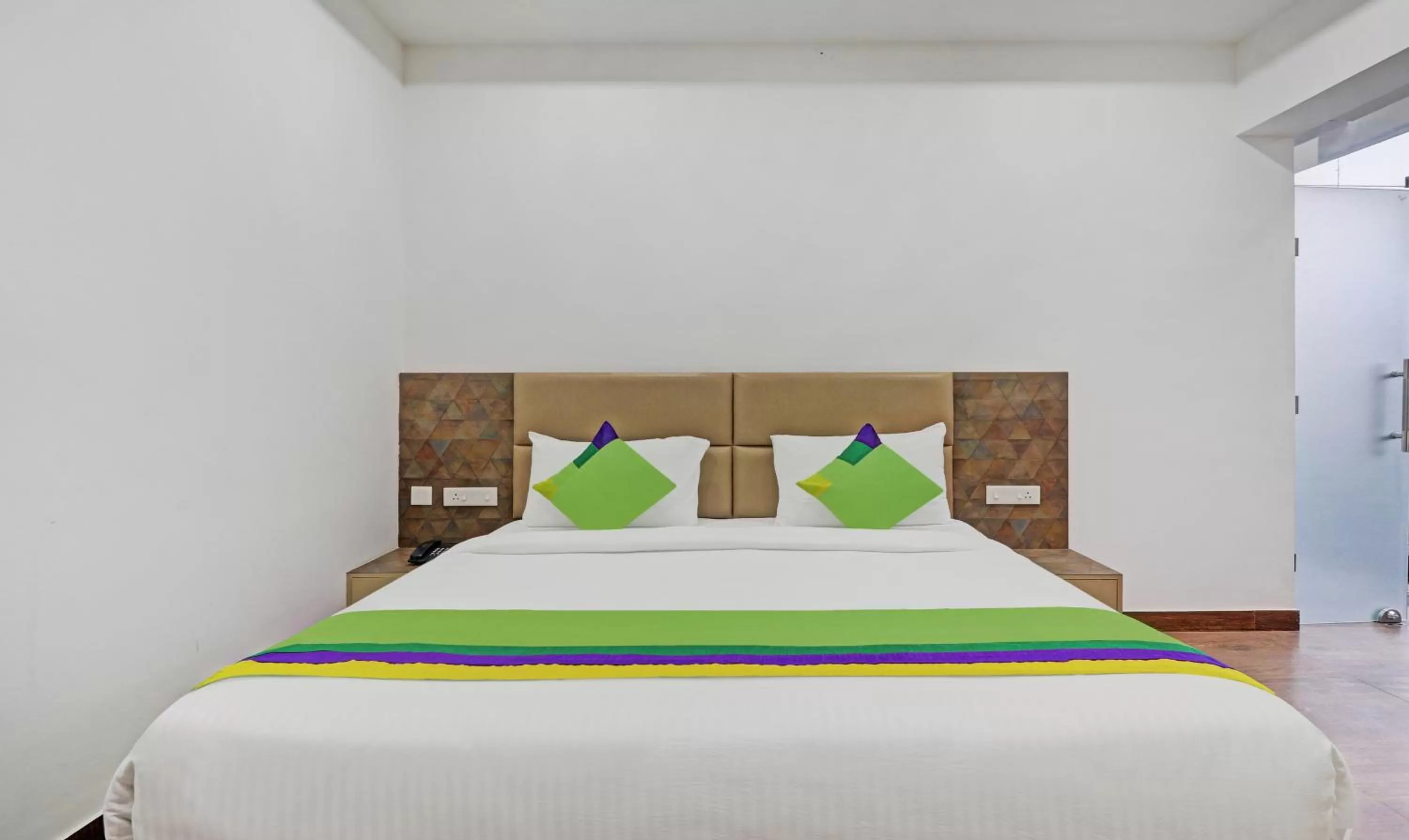 Deluxe Double Room in Treebo Kanopy Greens