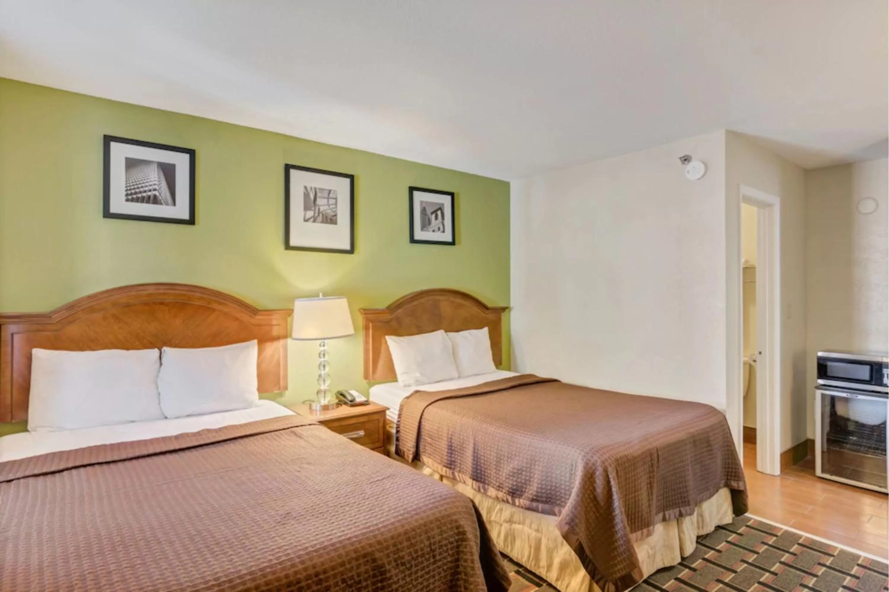 Double Room with Two Double Beds - Non-Smoking in Savannah Garden Hotel