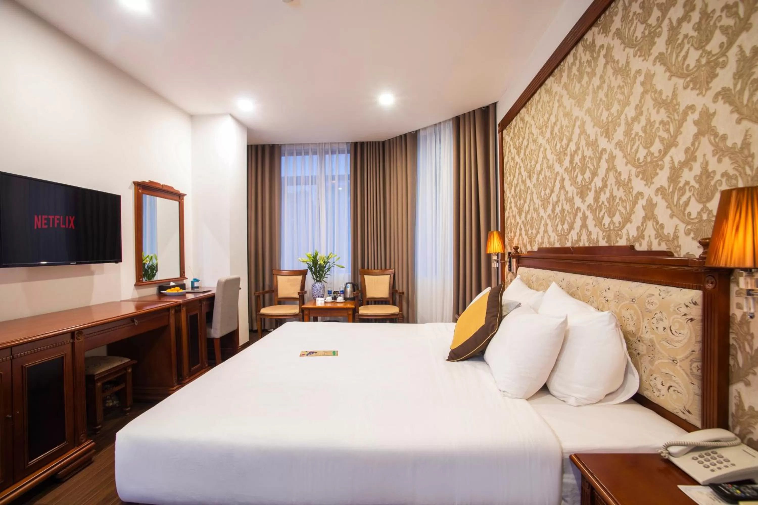 Deluxe Double or Twin Room with City View in Western Hanoi Hotel