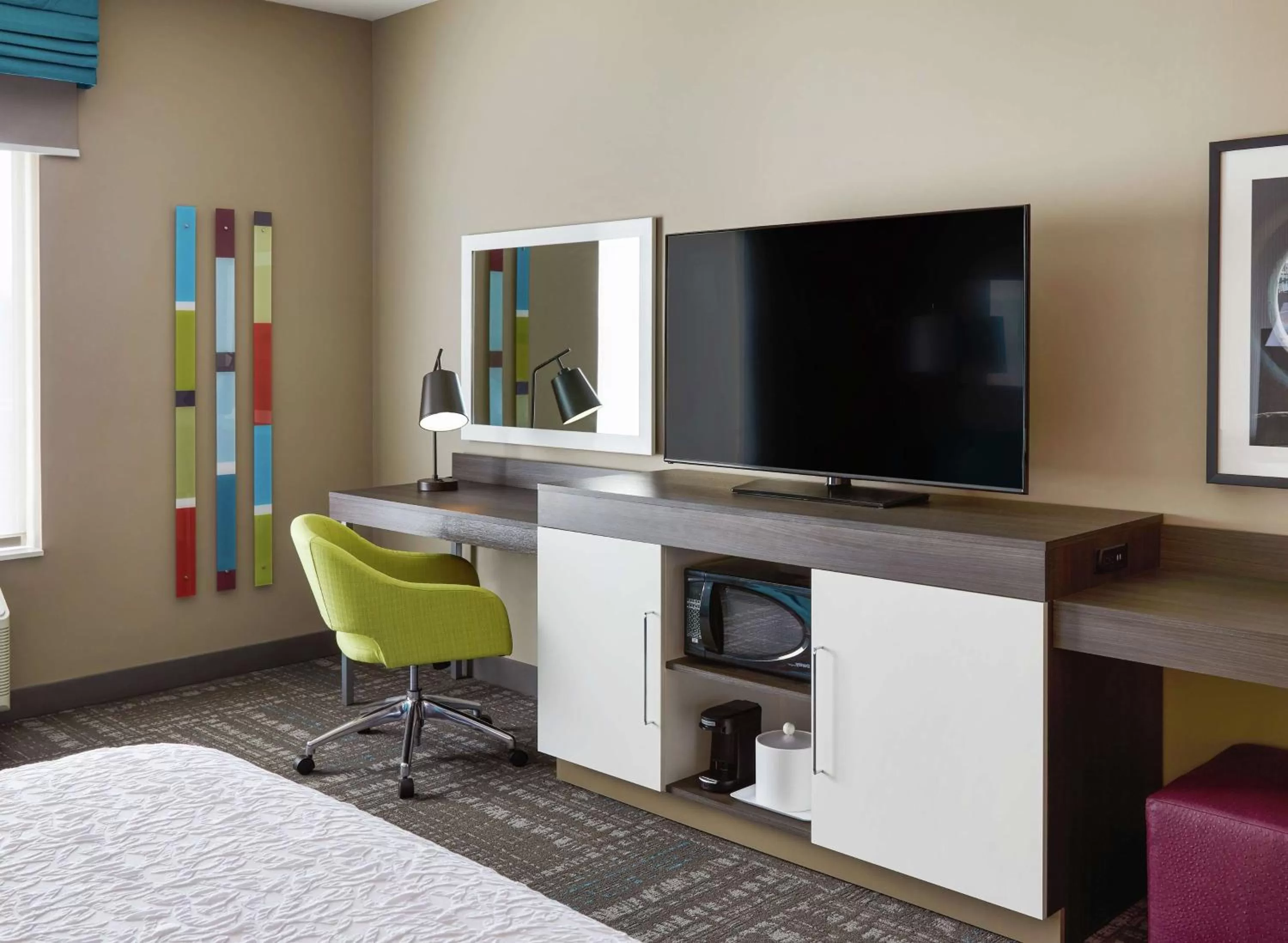 Queen Room with Two Queen Beds - Hearing Accessible in Hampton Inn & Suites Chicago/Waukegan