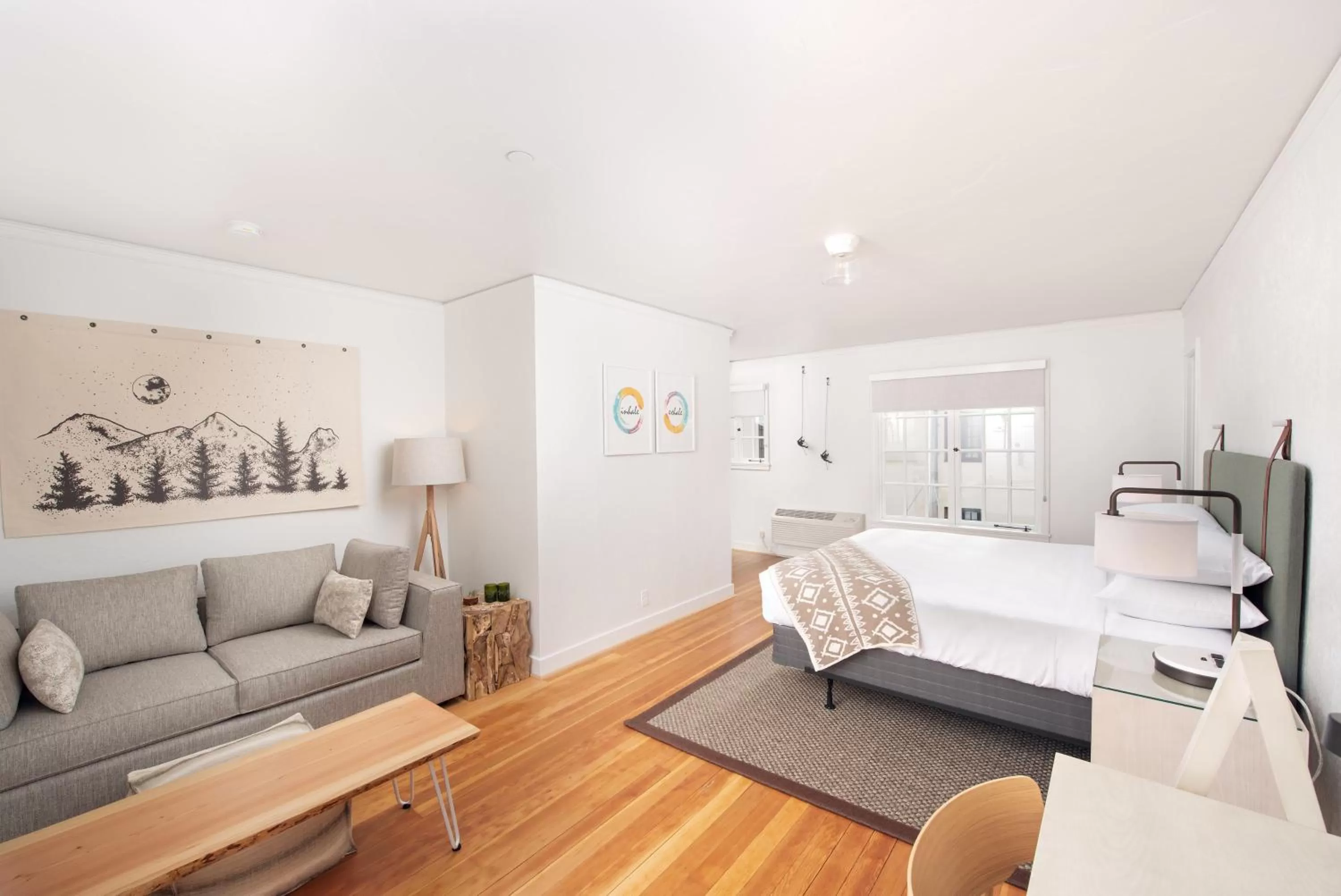 Peaceful King with Sofa Bed in SCP Redmond Hotel