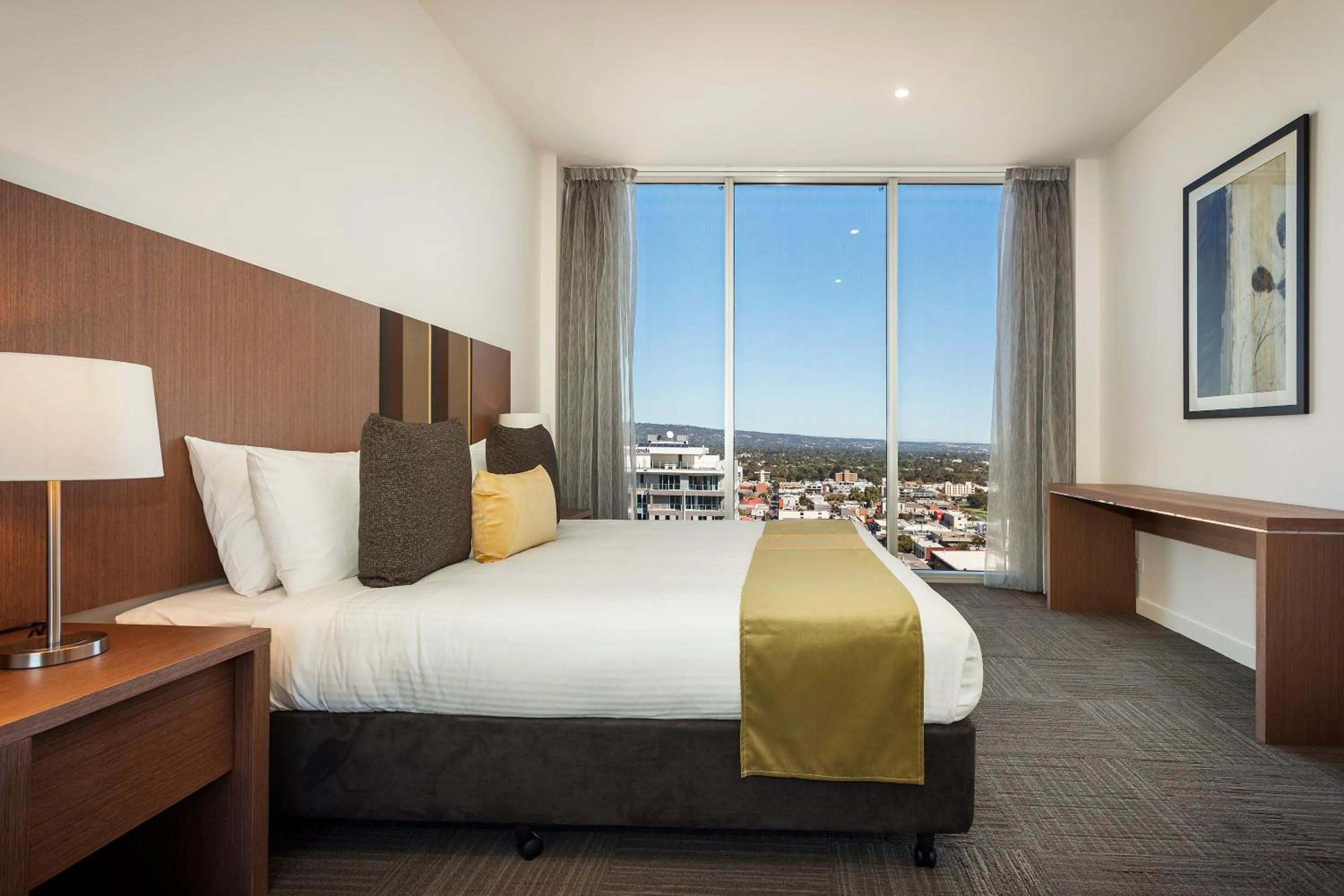 Executive One-Bedroom Apartment in Quest on Franklin