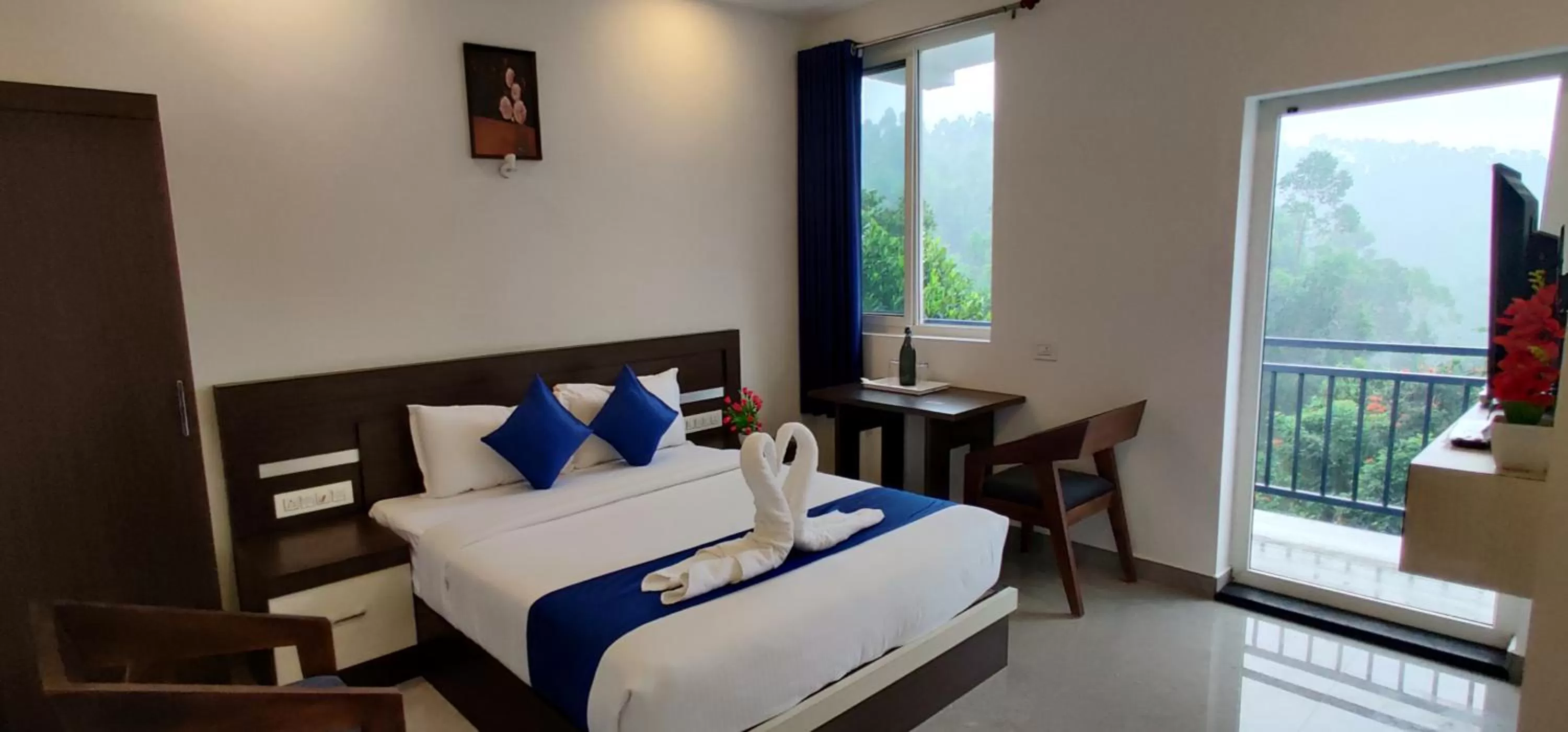 Deluxe Double Room (2 Adults + 1 Child) in Casillda Munnar