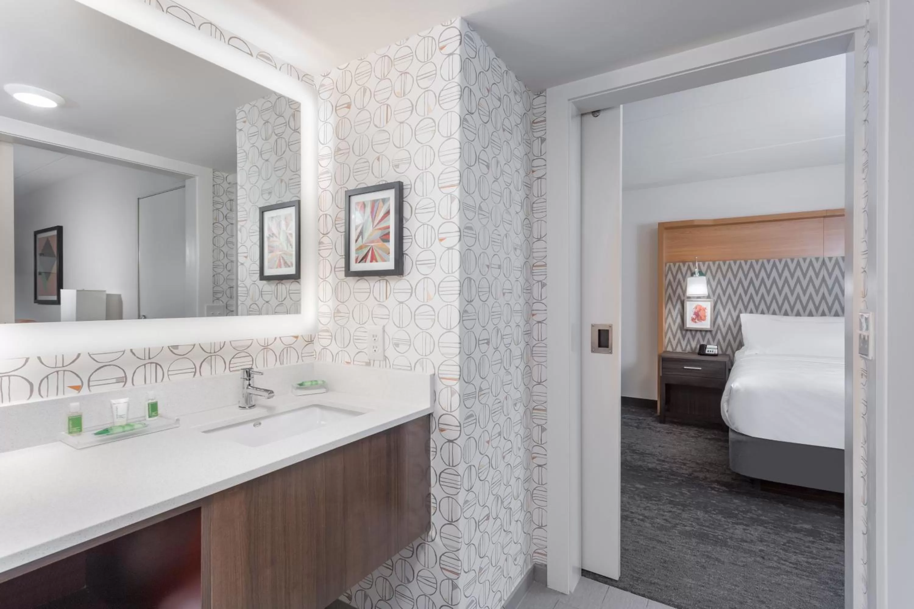 King Suite in Holiday Inn - Columbus by IHG