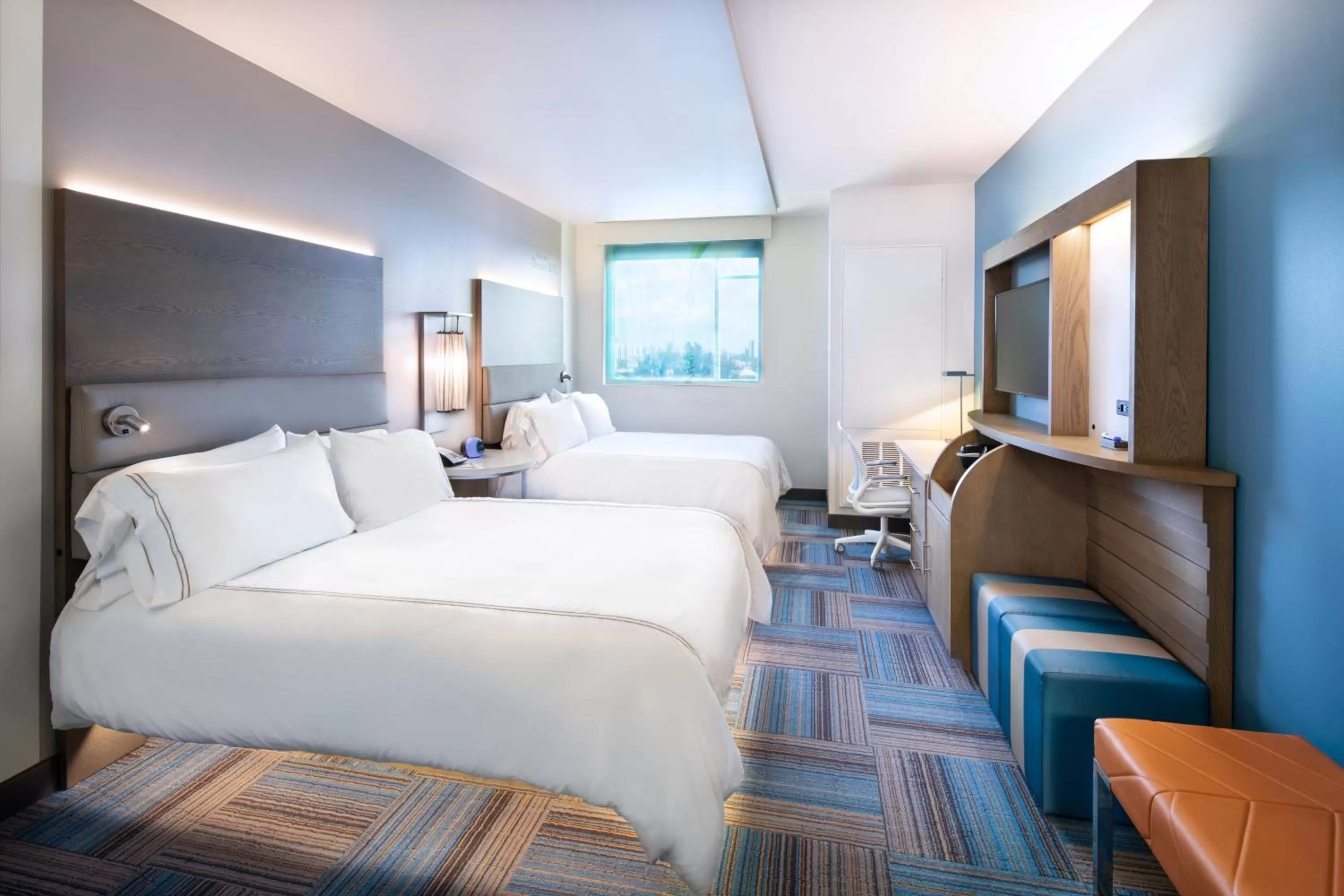 Premium Queen Room with Two Queen Beds and Lake View in EVEN Hotel Miami - Airport by IHG