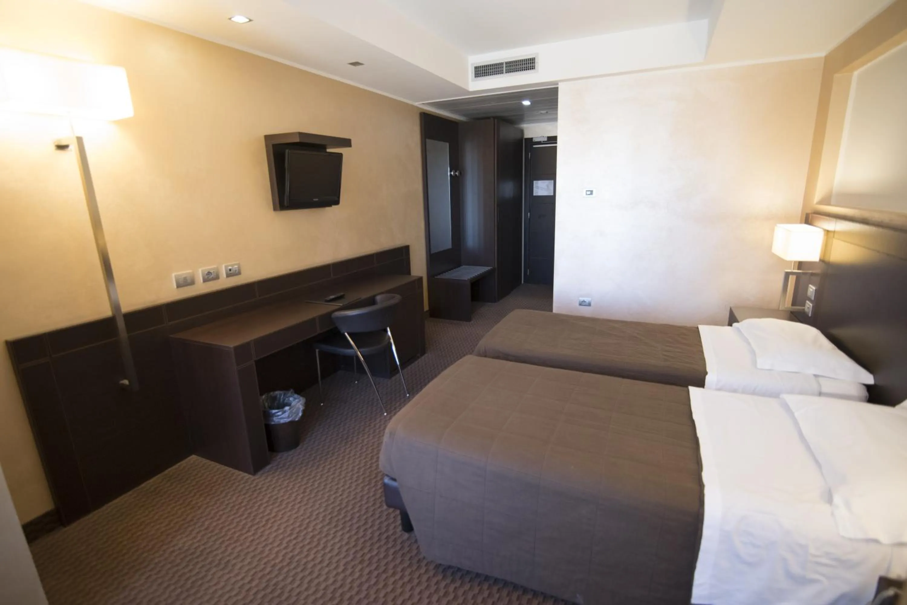 Comfort Twin Room in E' Hotel