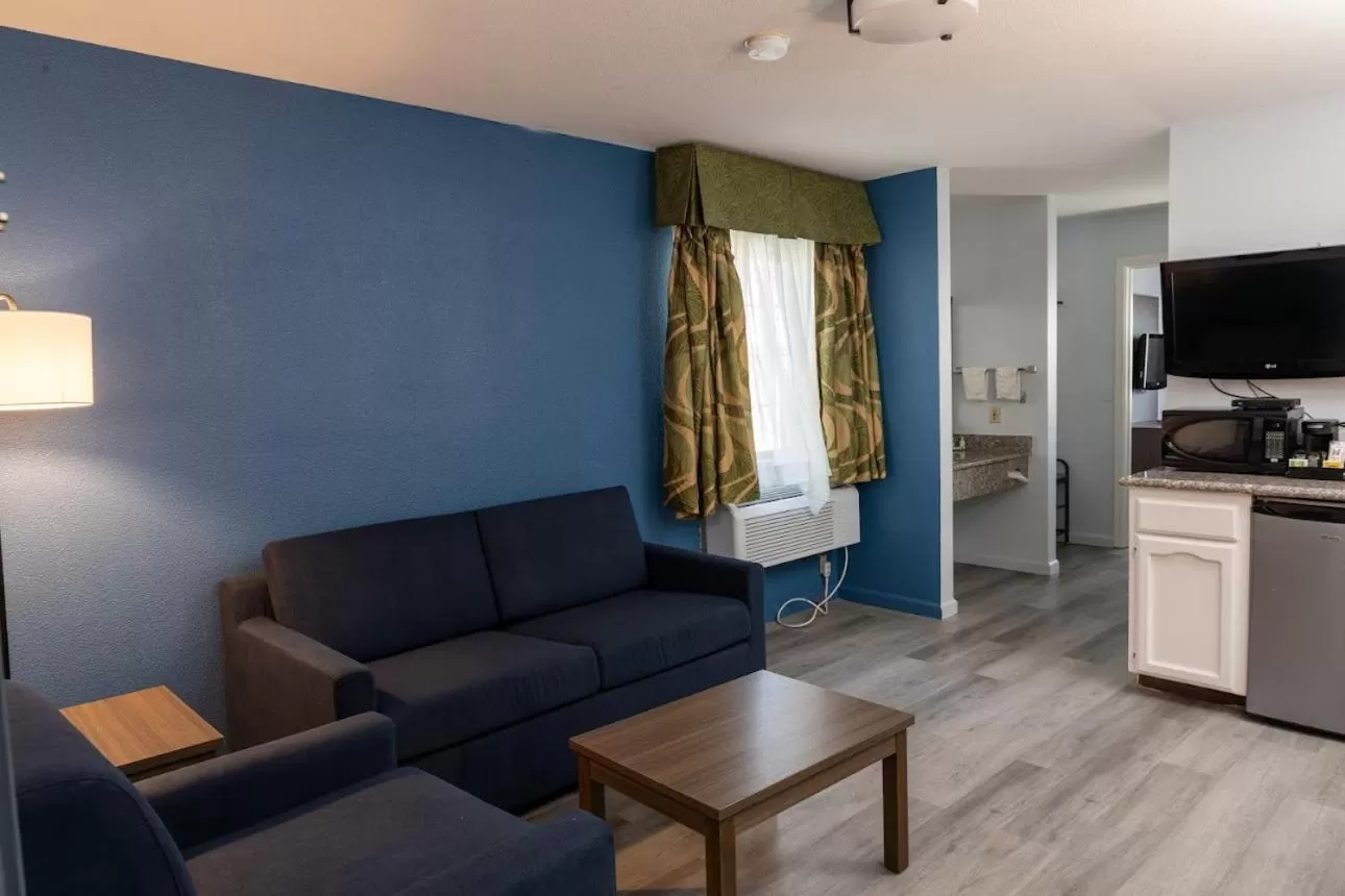 King Suite - Non-Smoking in Quality Inn & Suites