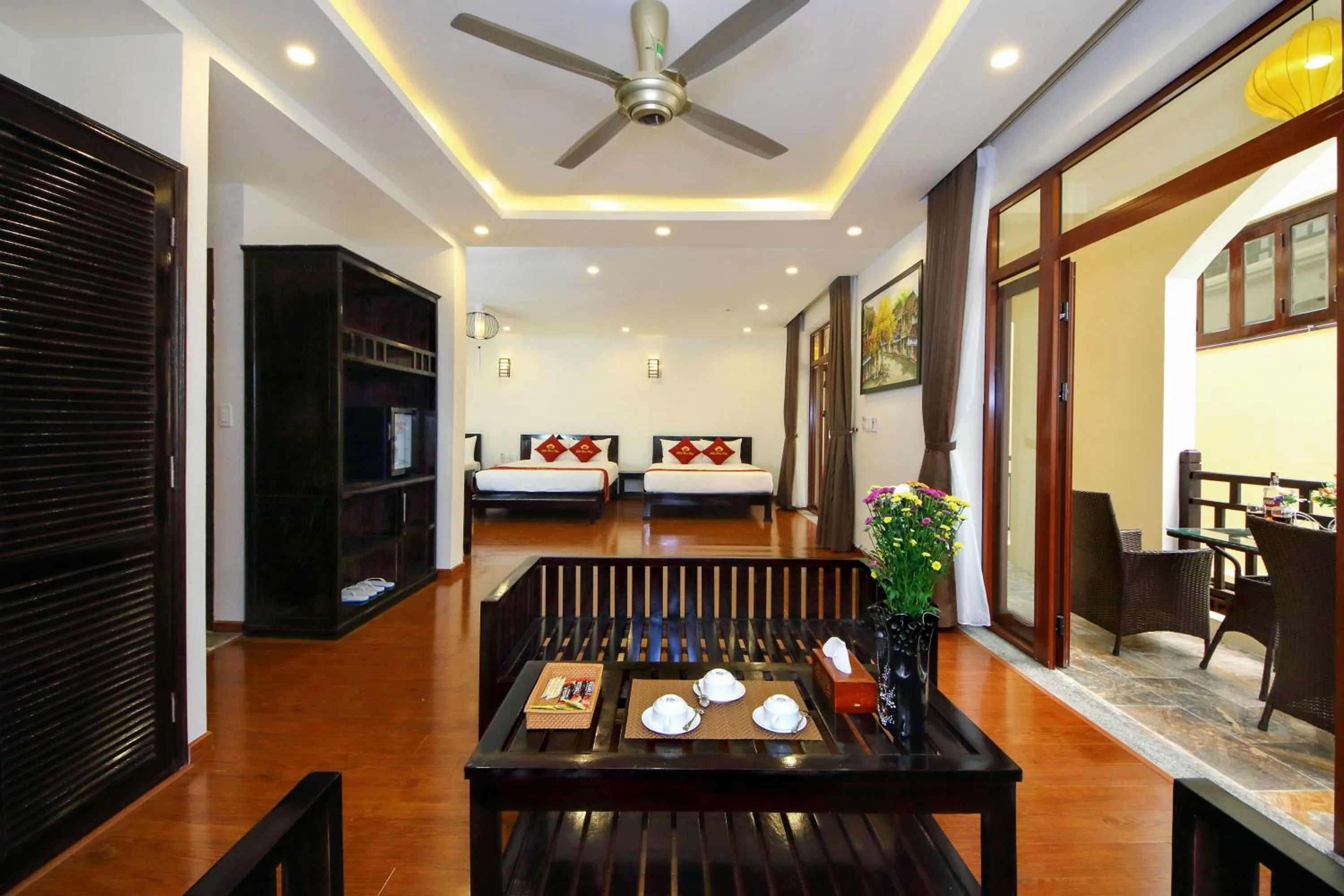 Family Room with Balcony in Little Town Villa