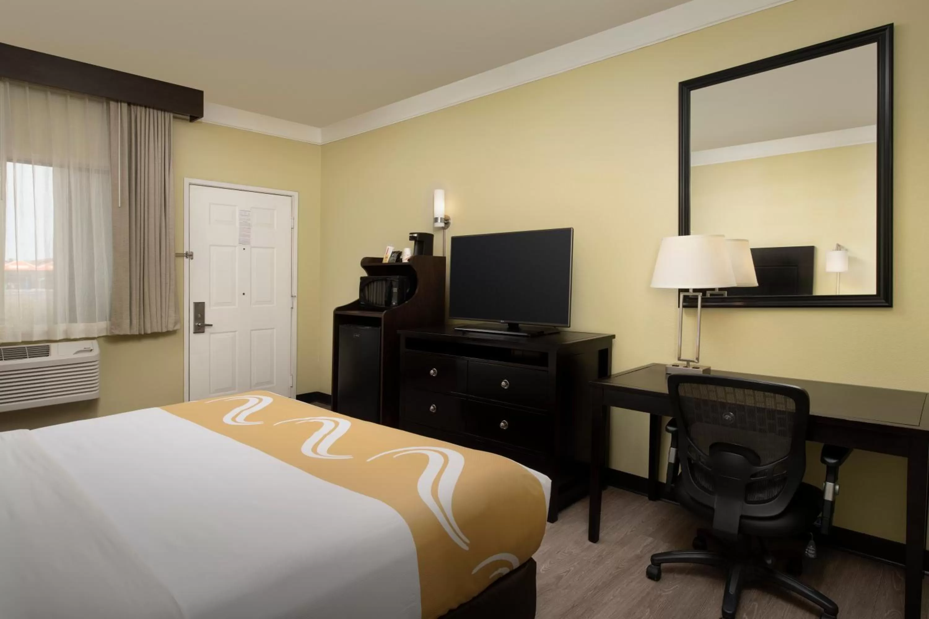Standard Queen Room - Non-Smoking in Quality Inn & Suites Gallup I-40 Exit 20