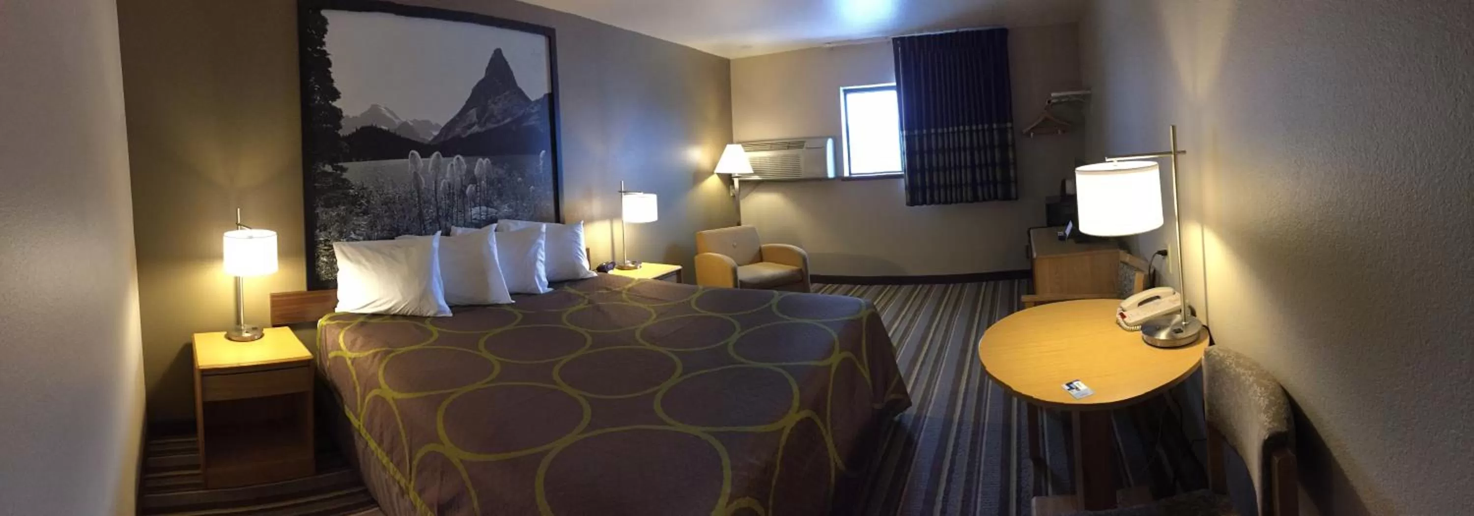 King Room - Non-Smoking in Super 8 by Wyndham Dillon