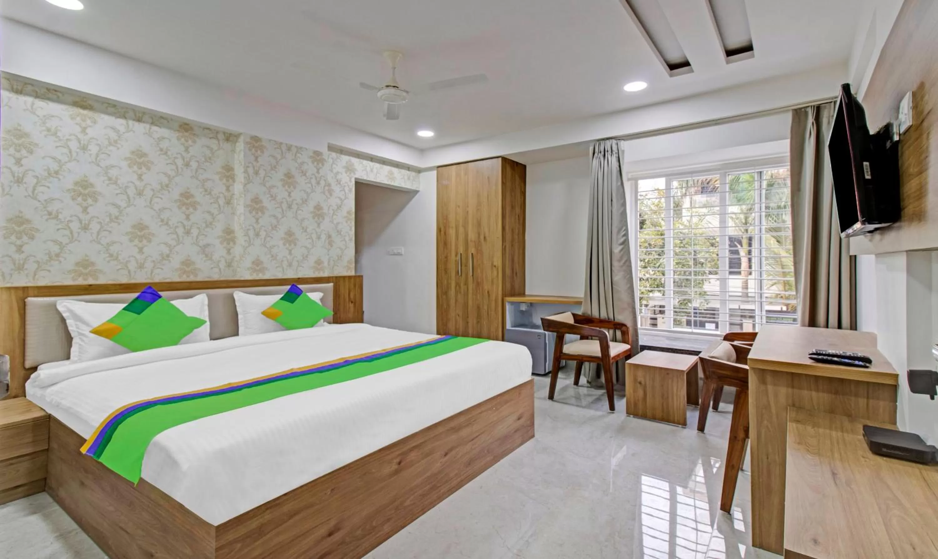 Standard Double Room - single occupancy in Treebo Chandraprasth Residency
