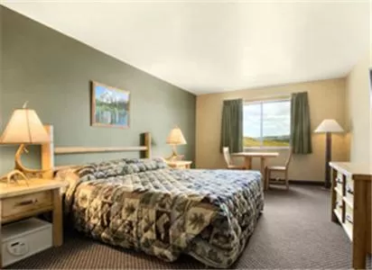 King Room - Non-Smoking in Topaz Lodge