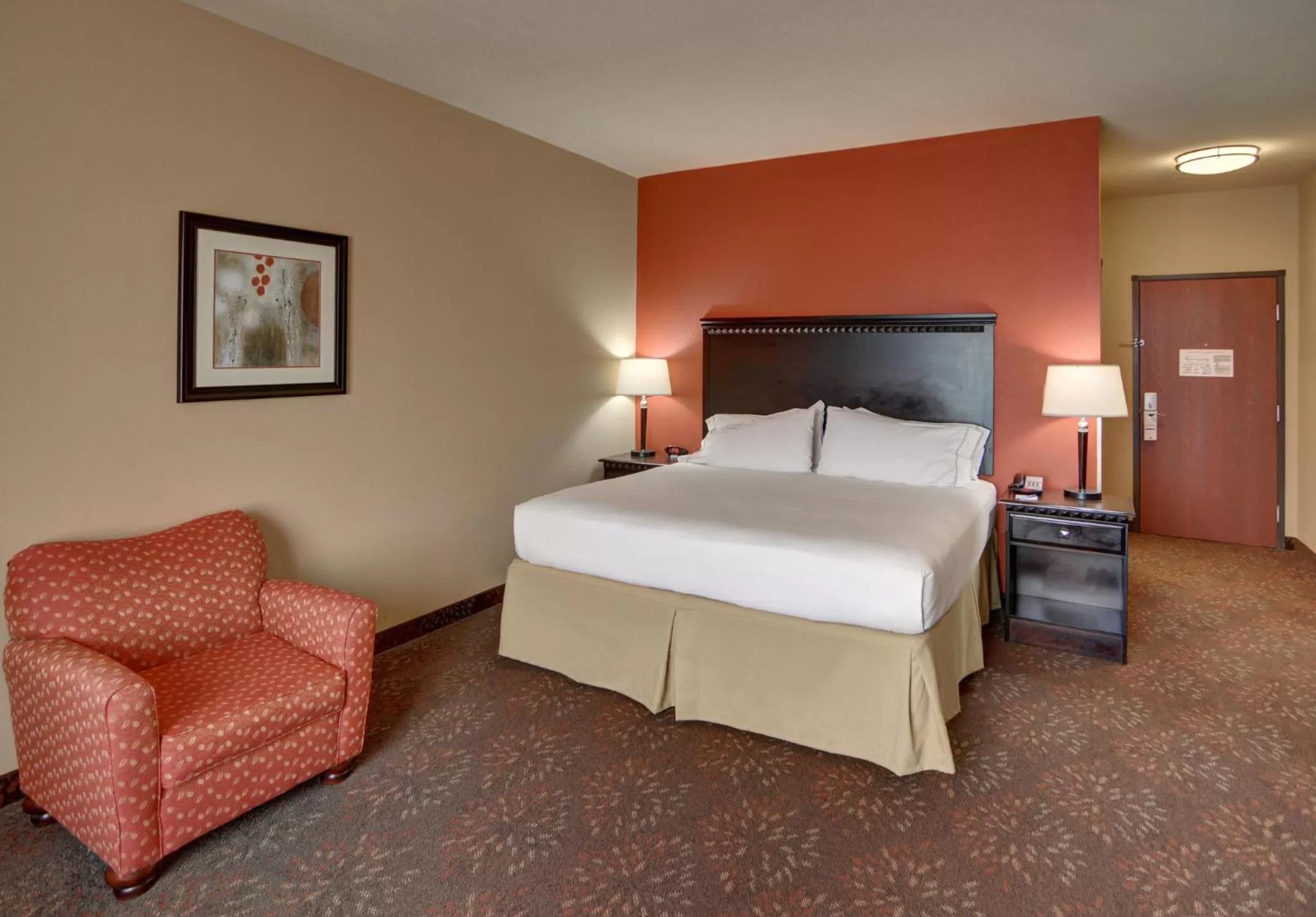 Standard King Room with Mobility Accessible Roll-In Shower in Holiday Inn Express Tyler South by IHG
