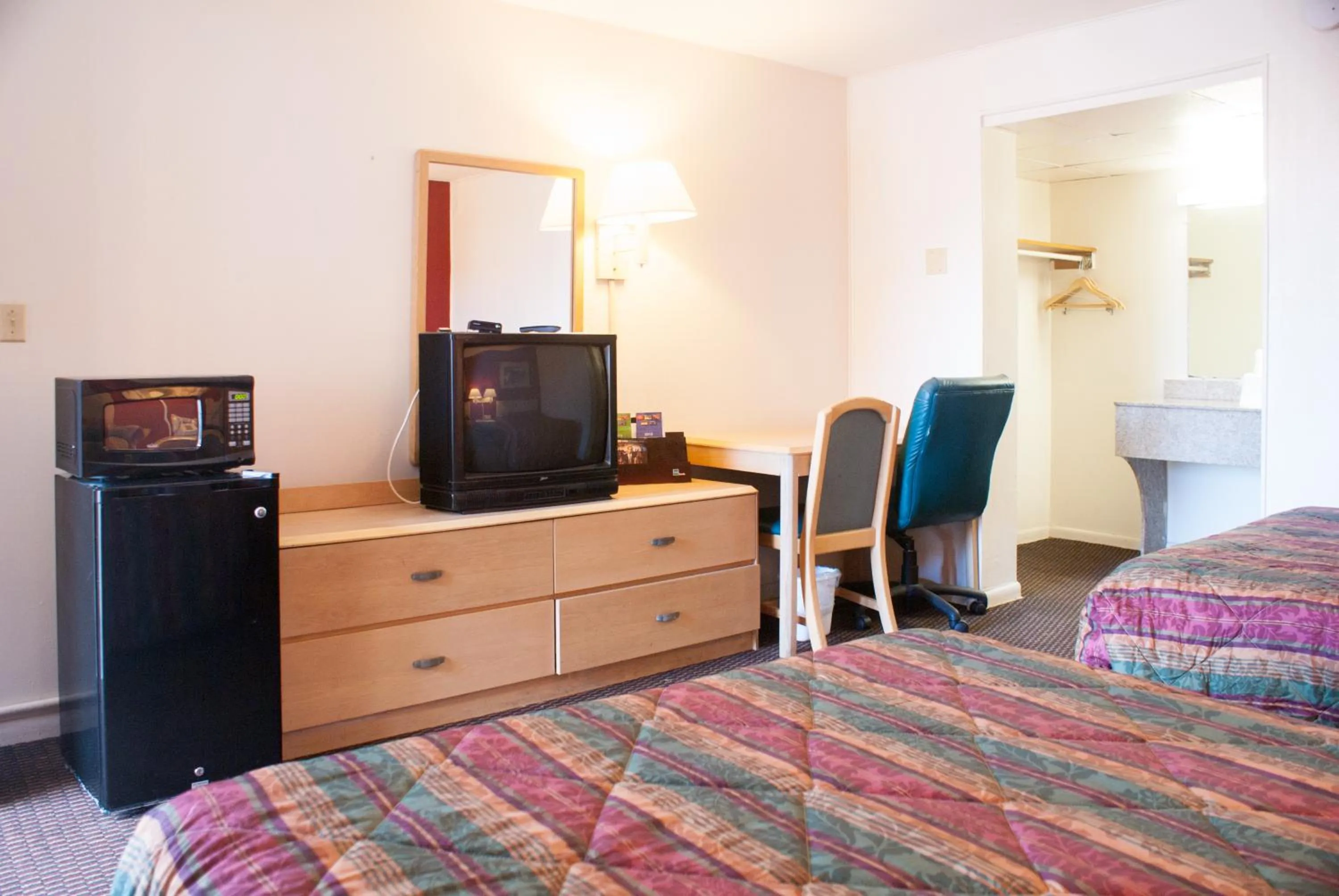 Standard Double Room Smoking in Scottish Inn Downtown Jacksonville