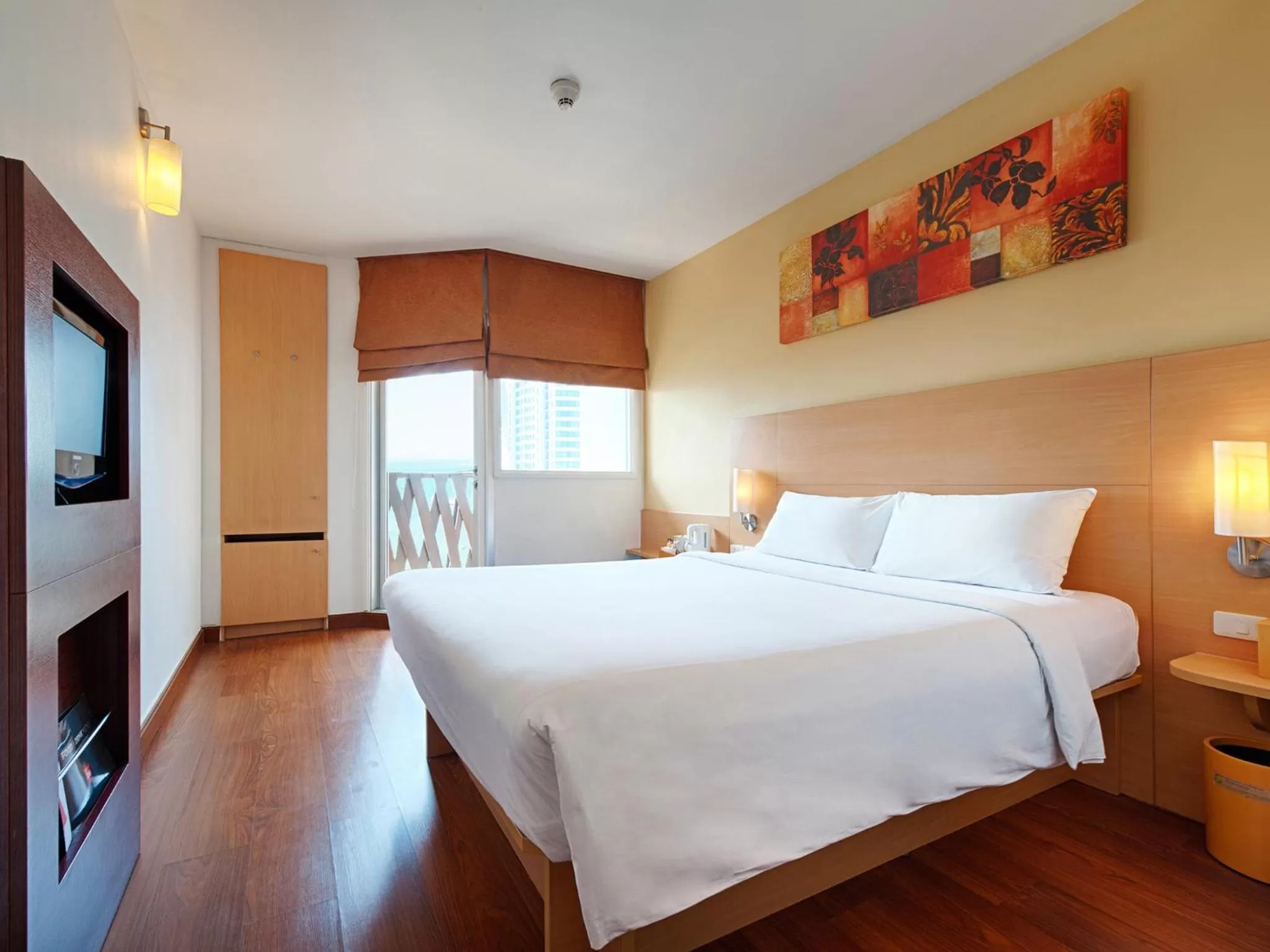 Standard Double Room in Ibis Pattaya